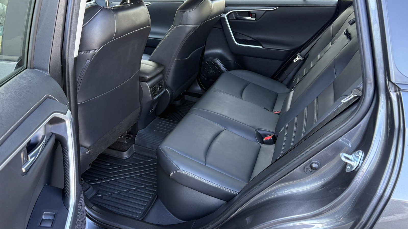 Toyota RAV4 2021 року, Універсал, Тойота Центр Київ "Автосаміт Укравто", м.Київ | Фото № 11 Toyota RAV4 2021 року з пробігом 65328 км, Універсал, Тойота Центр Київ "Автосаміт Укравто", м.Київ - 1625000 ГРН | Фото № 11