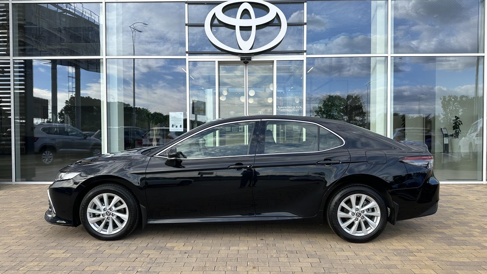 Toyota CAMRY 2021 року з пробігом 208143 км, Седан, Тойота Центр Київ "ВІДІ Аеропорт", м.Київ - 1060000 ГРН | Фото № 3
