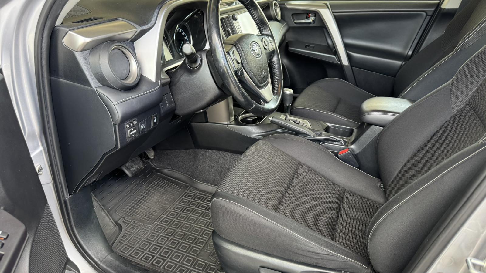 Toyota RAV4 2018 року з пробігом 114727 км, Універсал, Тойота Центр Київ "Автосаміт Укравто", м.Київ - 1160000 ГРН | Фото № 12
