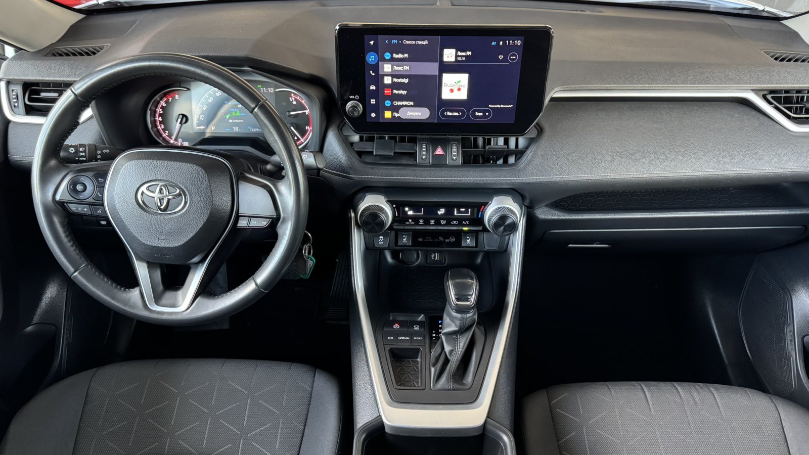 Toyota RAV4 2023 року, Універсал, Тойота Центр Київ "Автосаміт Укравто", м.Київ | Фото № 8 Toyota RAV4 2023 року з пробігом 70000 км, Універсал, Тойота Центр Київ "Автосаміт Укравто", м.Київ - 1495000 ГРН | Фото № 8