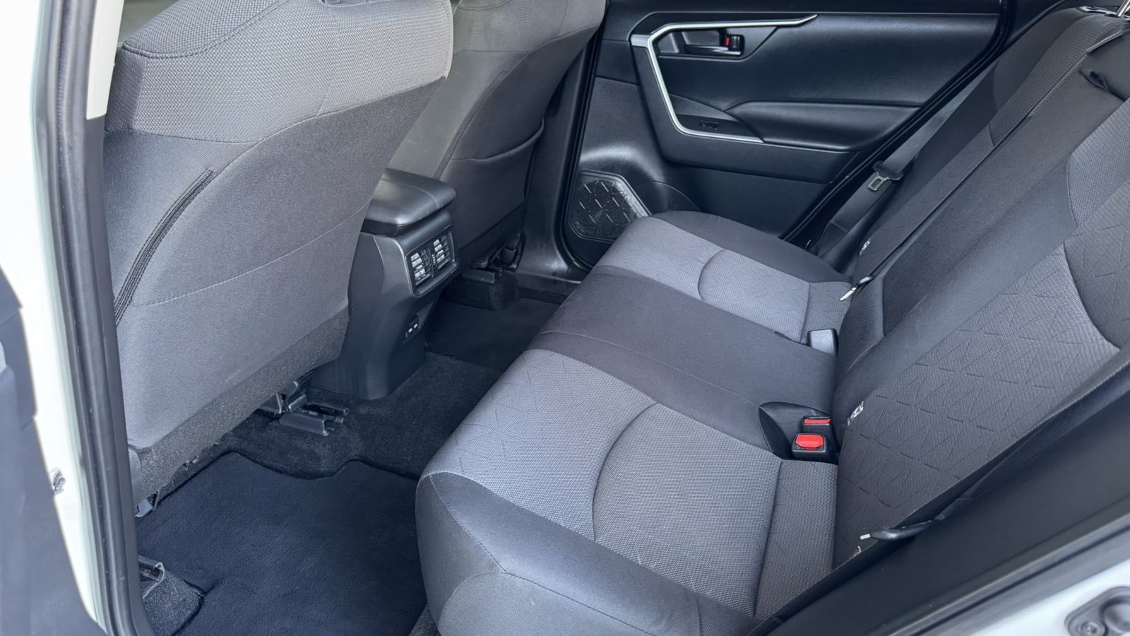 Toyota RAV4 2023 року, Універсал, Тойота Центр Київ "Автосаміт Укравто", м.Київ | Фото № 11 Toyota RAV4 2023 року з пробігом 70000 км, Універсал, Тойота Центр Київ "Автосаміт Укравто", м.Київ - 1495000 ГРН | Фото № 11