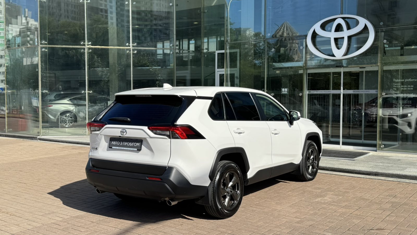 Toyota RAV4 2023 року, Універсал, Тойота Центр Київ "Автосаміт Укравто", м.Київ | Фото № 17 Toyota RAV4 2023 року з пробігом 70000 км, Універсал, Тойота Центр Київ "Автосаміт Укравто", м.Київ - 1495000 ГРН | Фото № 17