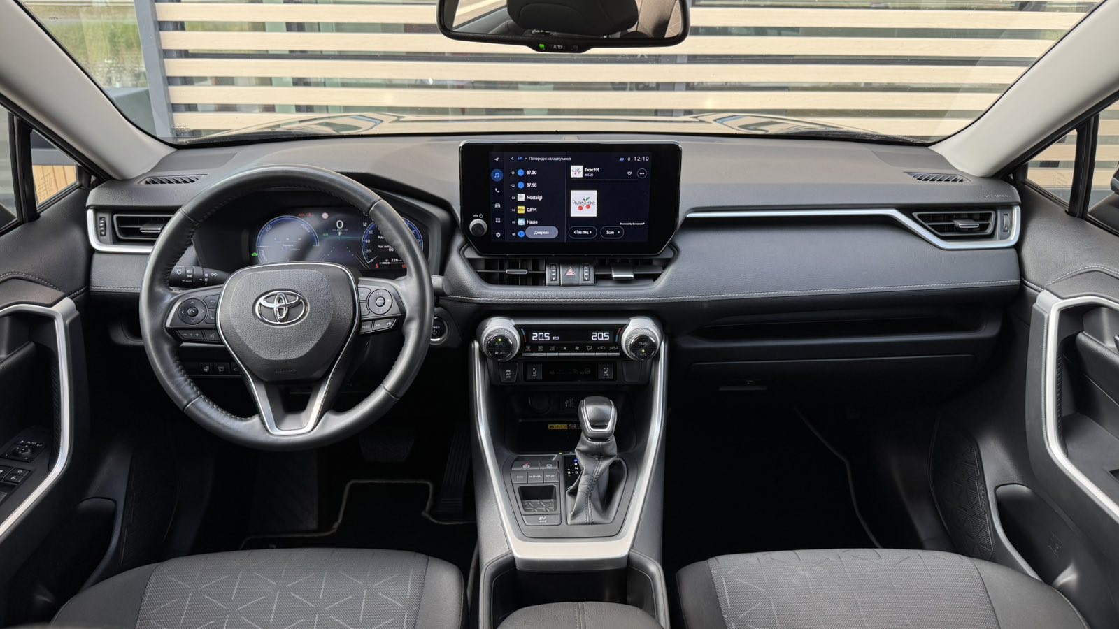 Toyota RAV4 2023 року, Універсал, Тойота Центр Ужгород "Карат Мотор", м.Ужгород | Фото № 8 Toyota RAV4 2023 року з пробігом 107369 км, Універсал, Тойота Центр Ужгород "Карат Мотор", м.Ужгород - 1490000 ГРН | Фото № 8