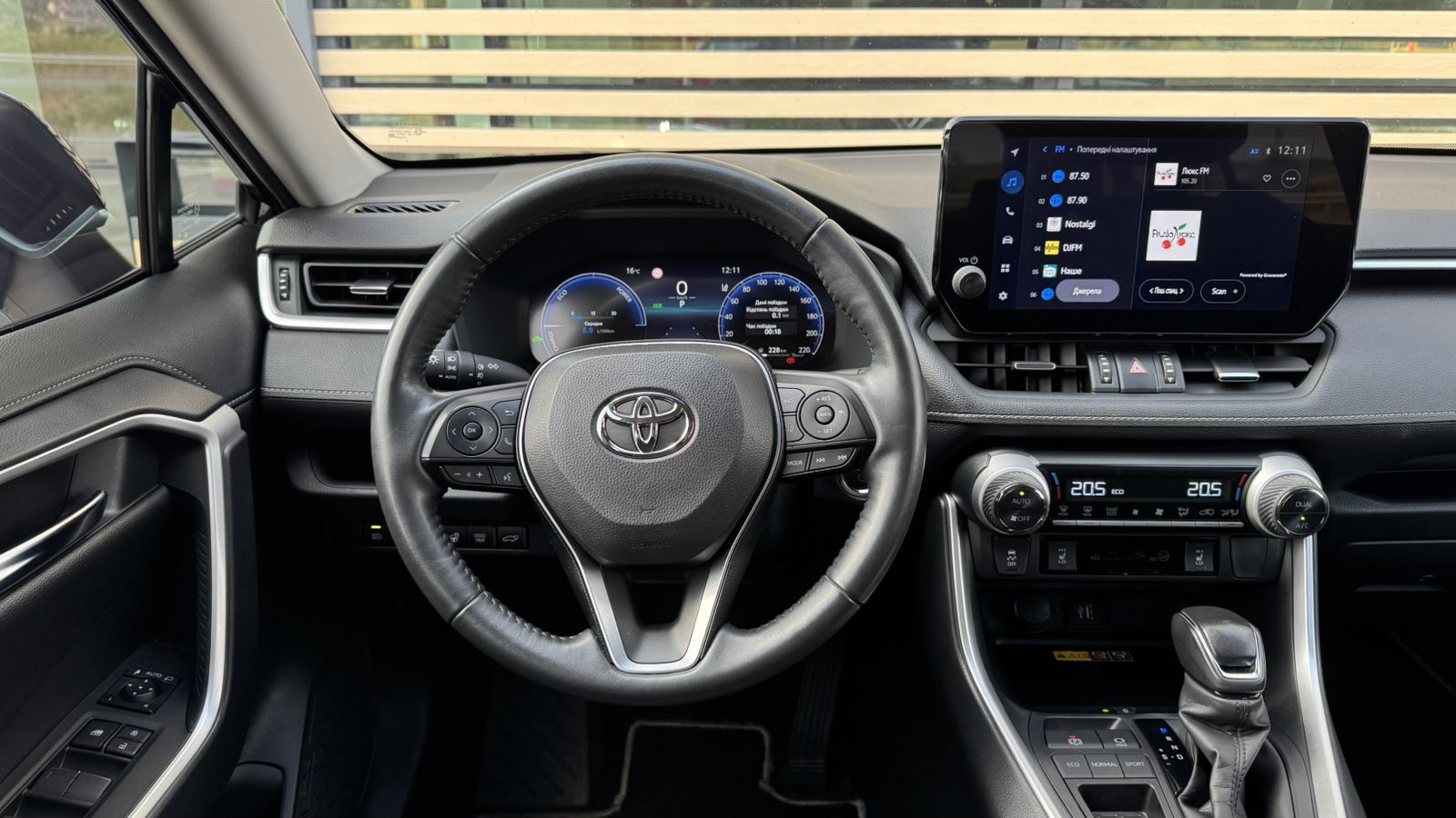 Toyota RAV4 2023 року, Універсал, Тойота Центр Ужгород "Карат Мотор", м.Ужгород | Фото № 13 Toyota RAV4 2023 року з пробігом 107369 км, Універсал, Тойота Центр Ужгород "Карат Мотор", м.Ужгород - 1490000 ГРН | Фото № 13