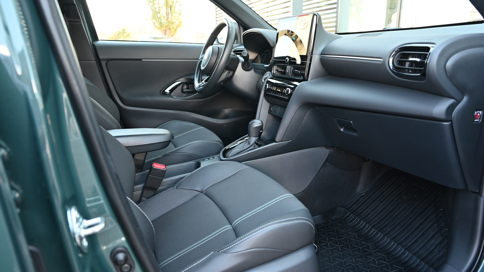 Toyota YARIS CROSS 2025 року, Хетчбек, Тойота Центр Київ "Сіті Плаза", м.Київ | Фото № 6 Toyota YARIS CROSS 2025 року з пробігом 2023 км, Хетчбек, Тойота Центр Київ "Сіті Плаза", м.Київ - 1430270 ГРН | Фото № 6