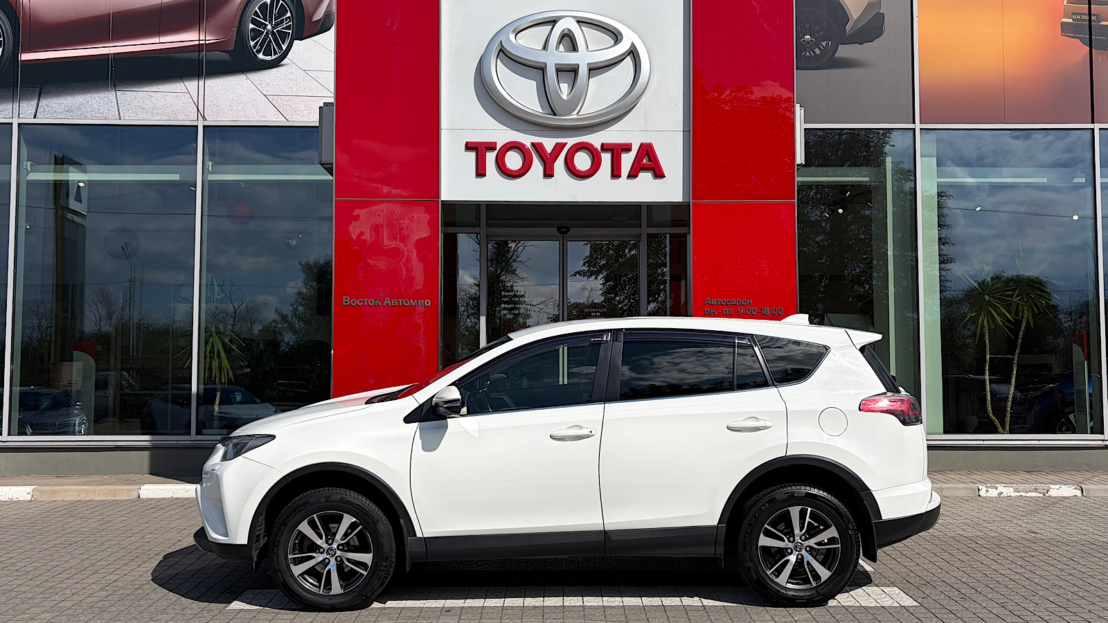 Toyota RAV4 2018 року, Універсал, Тойота Центр Запоріжжя "Восток Автомир", м.Запоріжжя | Фото № 3 Toyota RAV4 2018 року з пробігом 177000 км, Універсал, Тойота Центр Запоріжжя "Восток Автомир", м.Запоріжжя - 810880 ГРН | Фото № 3