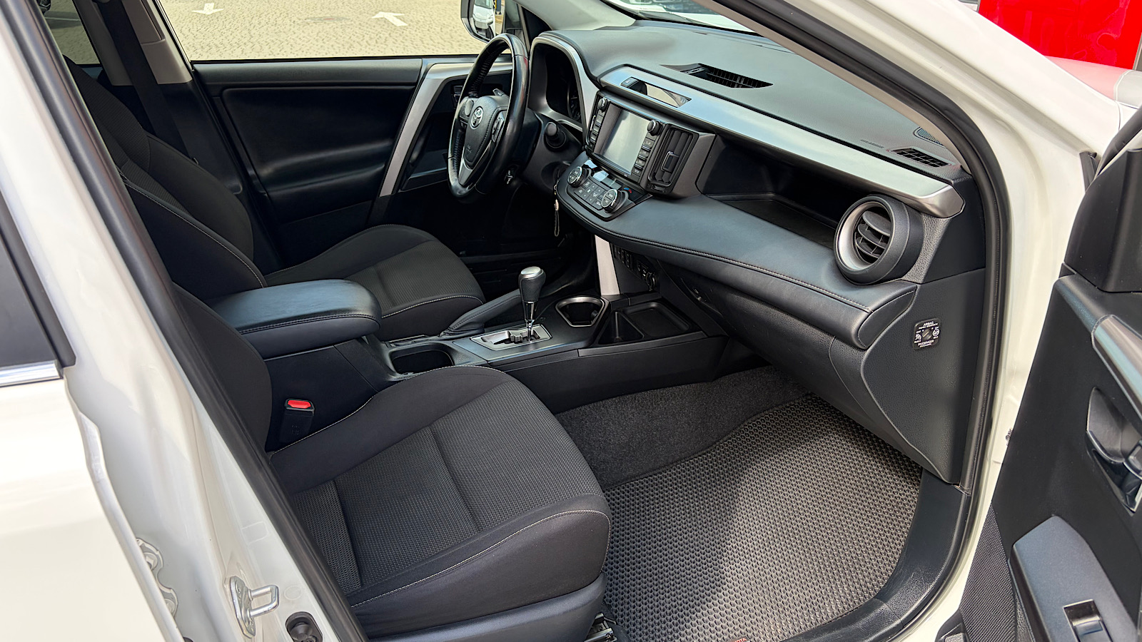 Toyota RAV4 2018 року, Універсал, Тойота Центр Запоріжжя "Восток Автомир", м.Запоріжжя | Фото № 6 Toyota RAV4 2018 року з пробігом 177000 км, Універсал, Тойота Центр Запоріжжя "Восток Автомир", м.Запоріжжя - 810880 ГРН | Фото № 6