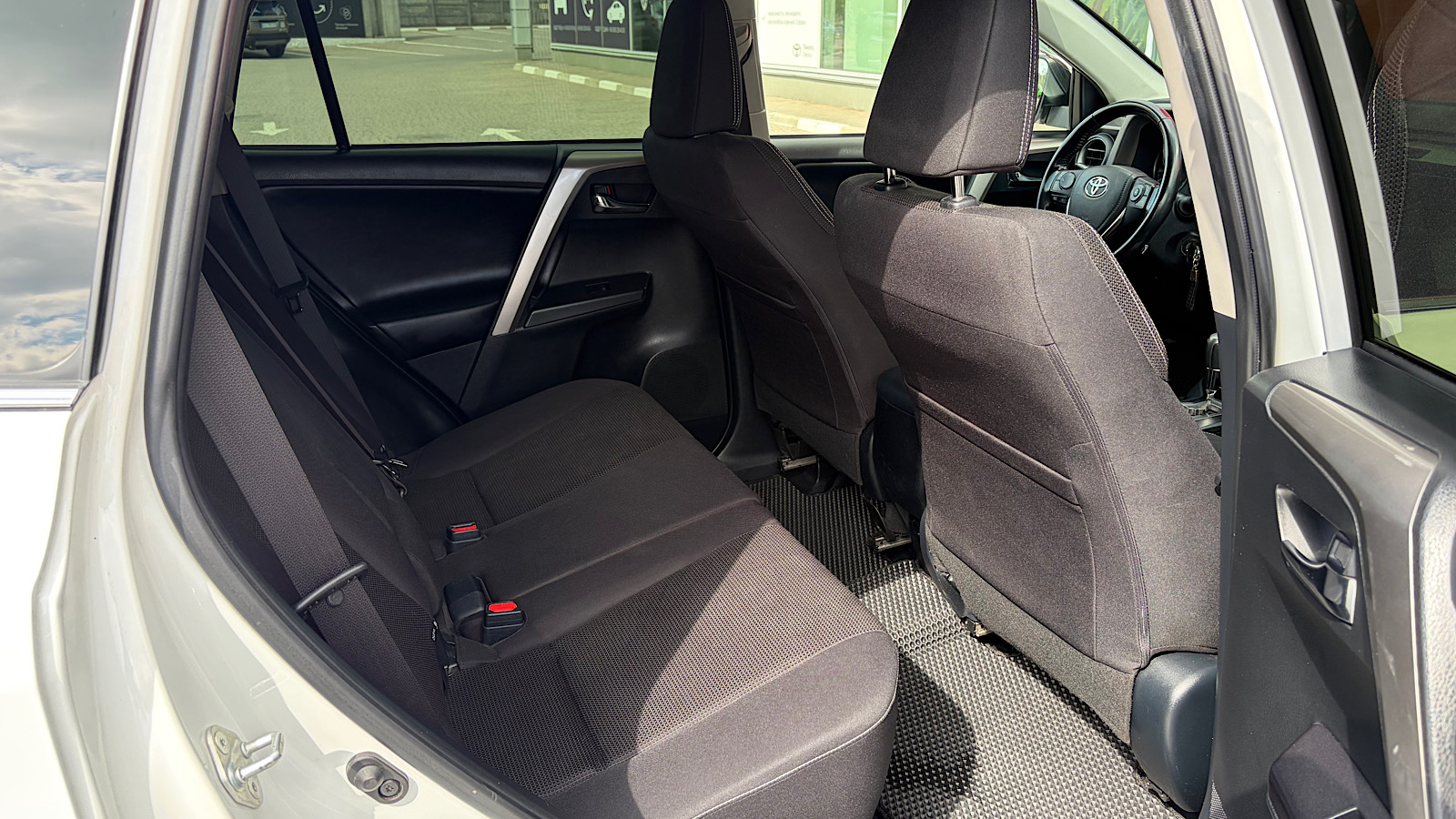 Toyota RAV4 2018 року, Універсал, Тойота Центр Запоріжжя "Восток Автомир", м.Запоріжжя | Фото № 7 Toyota RAV4 2018 року з пробігом 177000 км, Універсал, Тойота Центр Запоріжжя "Восток Автомир", м.Запоріжжя - 810880 ГРН | Фото № 7