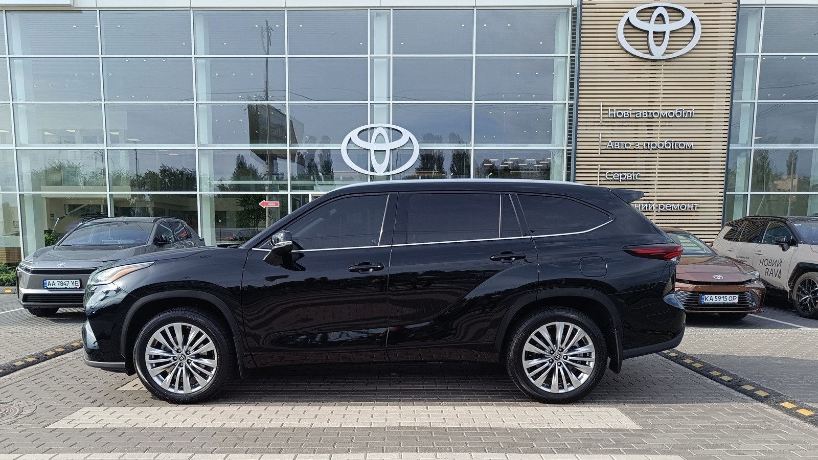 Toyota HIGHLANDER 2024 року з пробігом 26216 км, Універсал, Тойота Центр Київ "ВіДі Автострада", м.Київ - 2550000 ГРН | Фото № 3