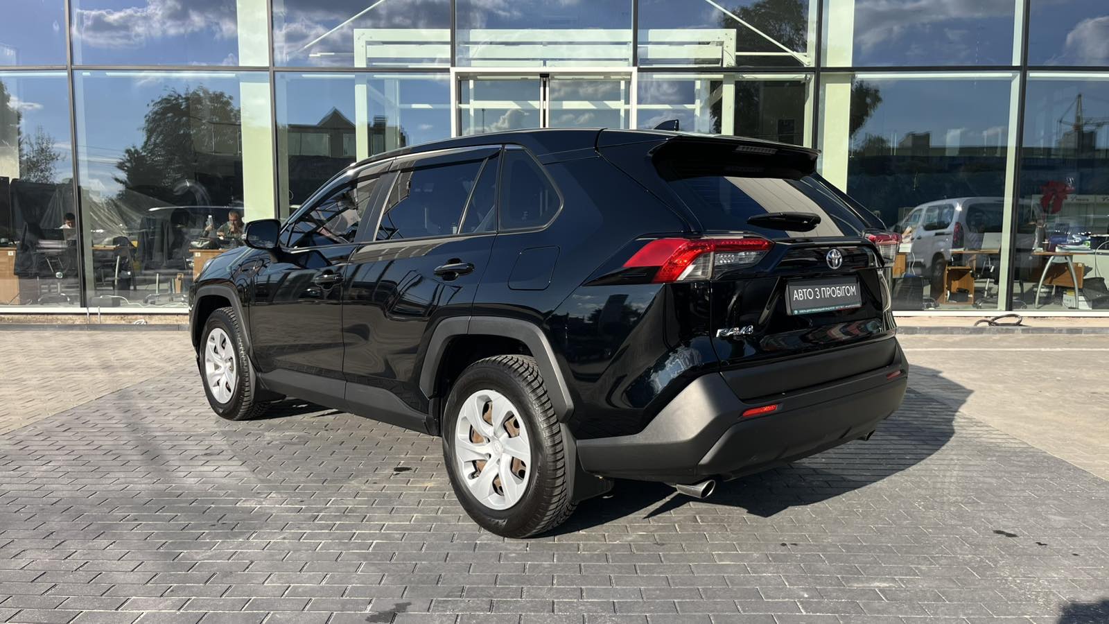 Toyota RAV4 2020 року, Універсал, Тойота Центр Хмельницький "Гранд Мотор", м.Хмельницький | Фото № 2 Toyota RAV4 2020 року з пробігом 34053 км, Універсал, Тойота Центр Хмельницький "Гранд Мотор", м.Хмельницький - 1180870 ГРН | Фото № 2