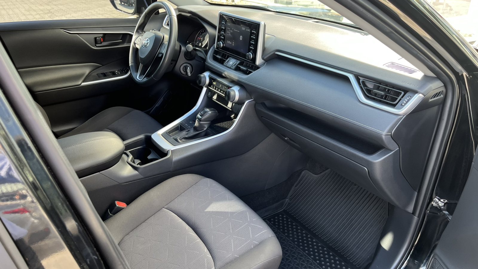 Toyota RAV4 2020 року, Універсал, Тойота Центр Хмельницький "Гранд Мотор", м.Хмельницький | Фото № 6 Toyota RAV4 2020 року з пробігом 34053 км, Універсал, Тойота Центр Хмельницький "Гранд Мотор", м.Хмельницький - 1180870 ГРН | Фото № 6