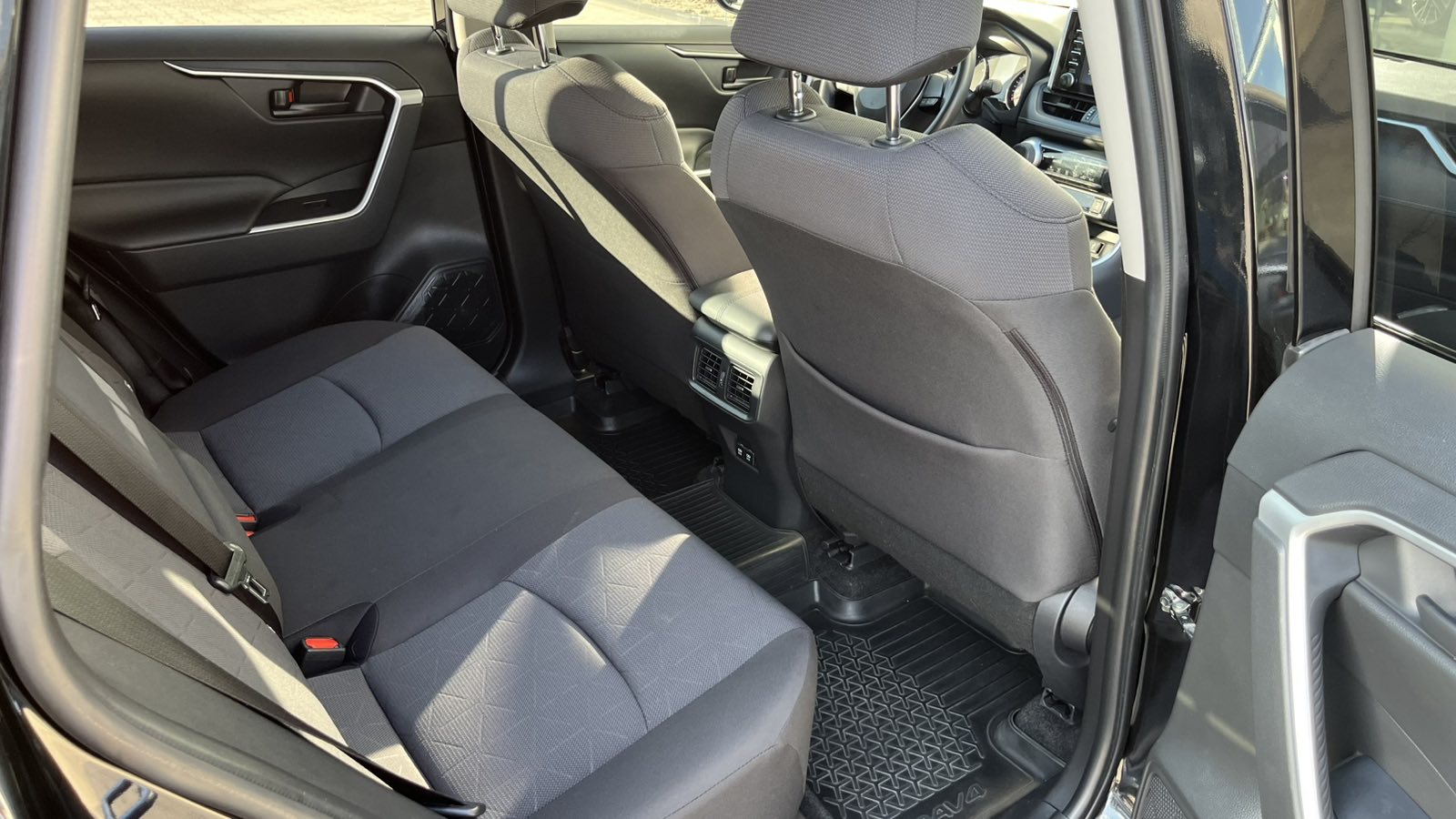 Toyota RAV4 2020 року, Універсал, Тойота Центр Хмельницький "Гранд Мотор", м.Хмельницький | Фото № 7 Toyota RAV4 2020 року з пробігом 34053 км, Універсал, Тойота Центр Хмельницький "Гранд Мотор", м.Хмельницький - 1180870 ГРН | Фото № 7