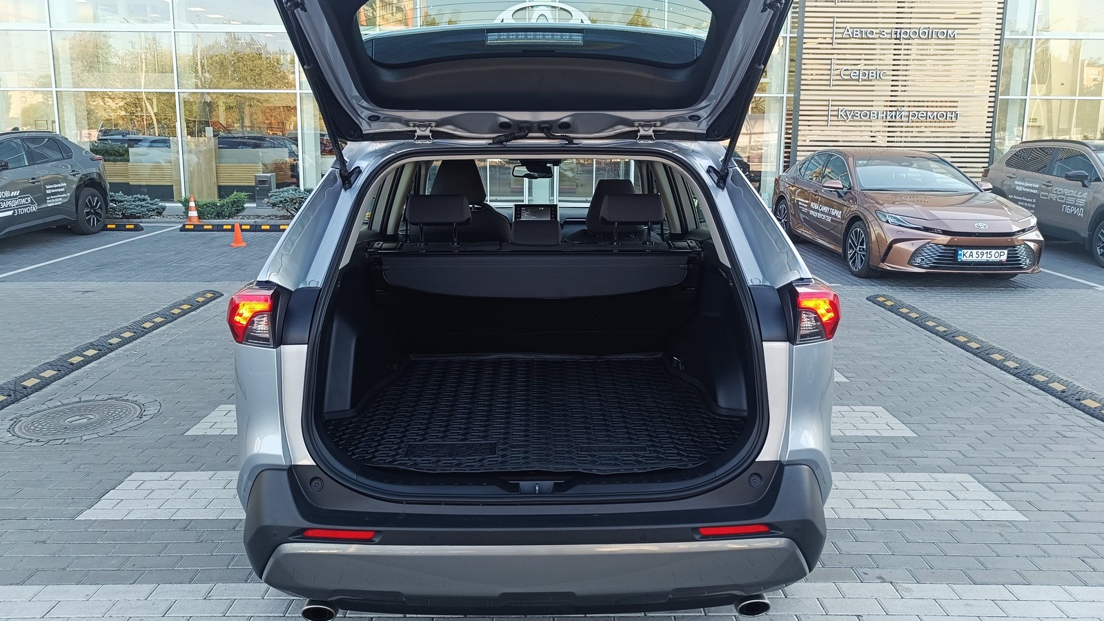 Toyota RAV4 2020 року, Універсал, Тойота Центр Київ "ВіДі Автострада", м.Київ | Фото № 10 Toyota RAV4 2020 року з пробігом 91984 км, Універсал, Тойота Центр Київ "ВіДі Автострада", м.Київ - 1200000 ГРН | Фото № 10