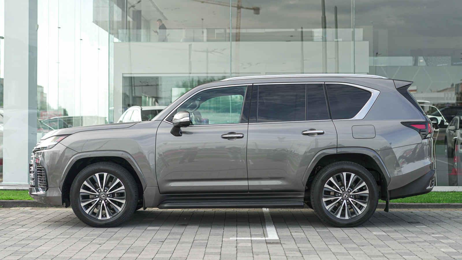 Lexus LX 2023 року з пробігом 143894 км, Універсал, Лексус Львів, м.Львів - 4216850 ГРН | Фото № 3