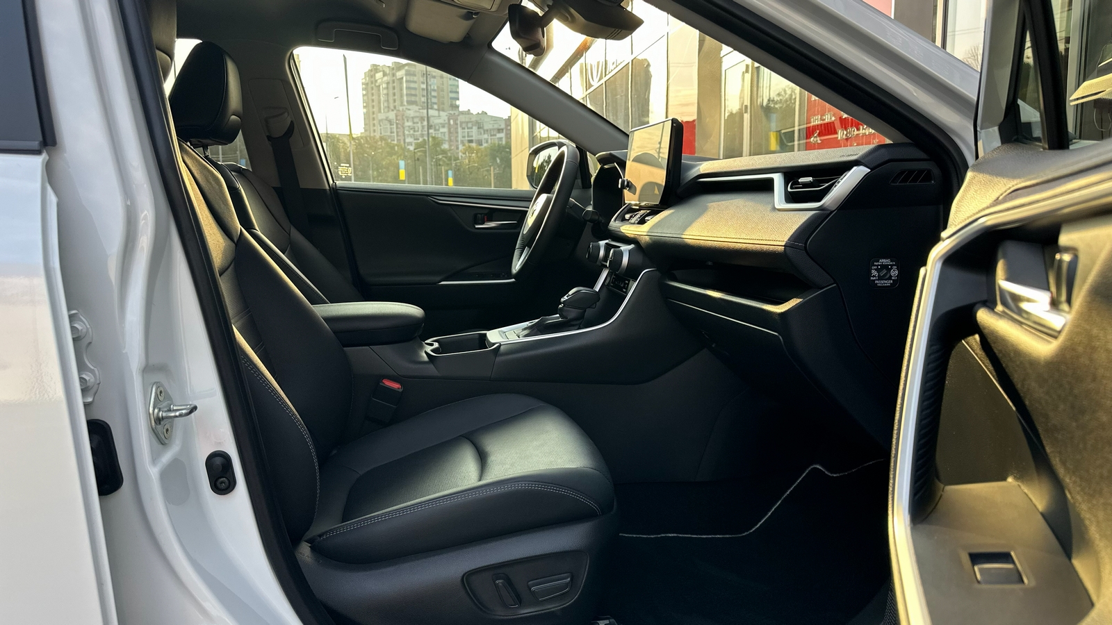 Toyota RAV4 2024 року з пробігом 18000 км, Універсал, Тойота Центр Харків "Артсіті", м.Харків - 2056500 ГРН | Фото № 6