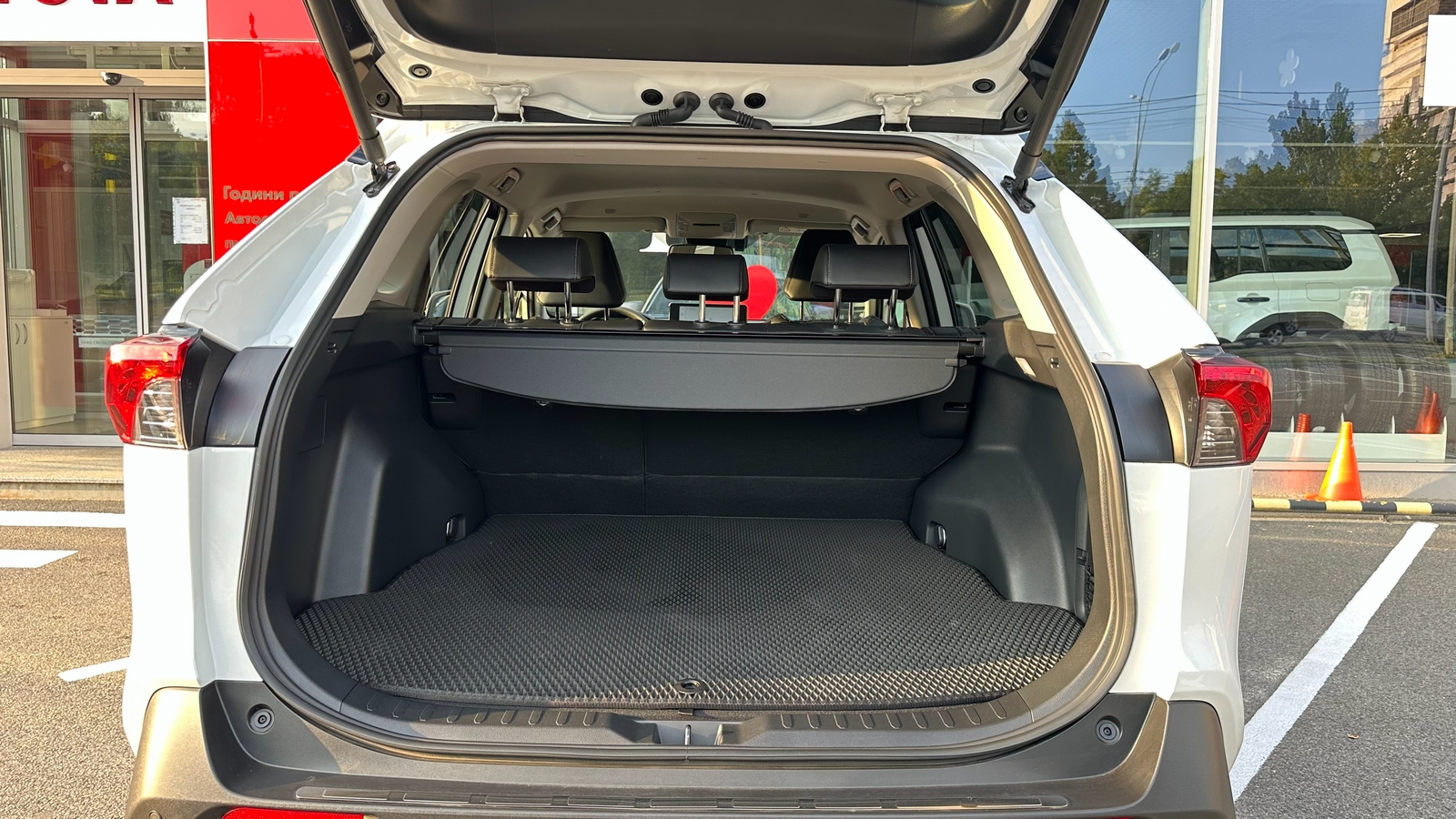 Toyota RAV4 2024 року з пробігом 18000 км, Універсал, Тойота Центр Харків "Артсіті", м.Харків - 2056500 ГРН | Фото № 10