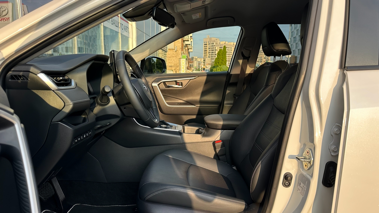 Toyota RAV4 2024 року з пробігом 18000 км, Універсал, Тойота Центр Харків "Артсіті", м.Харків - 2056500 ГРН | Фото № 12