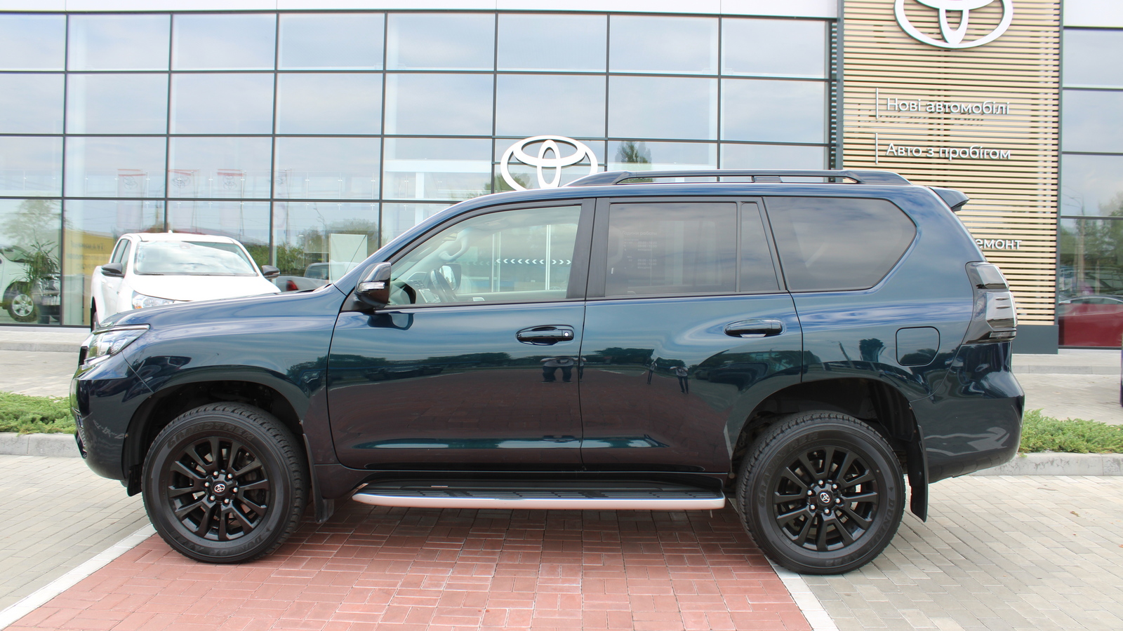 Toyota LAND CRUISER PRADO 2021 року з пробігом 112219 км, Універсал, Тойота Центр Черкаси "Мотор Сіті", м.Черкаси - 1885000 ГРН | Фото № 3