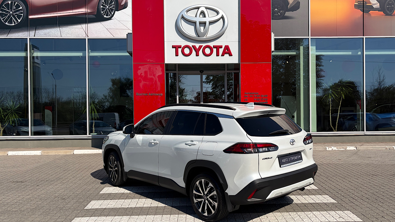 Toyota COROLLA CROSS 2024 року, Універсал, Тойота Центр Запоріжжя "Восток Автомир", м.Запоріжжя | Фото № 2 Toyota COROLLA CROSS 2024 року з пробігом 11800 км, Універсал, Тойота Центр Запоріжжя "Восток Автомир", м.Запоріжжя - 1621760 ГРН | Фото № 2