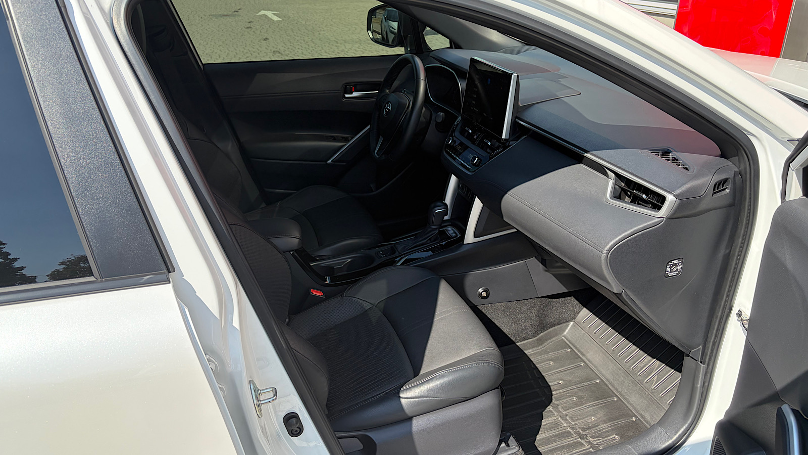 Toyota COROLLA CROSS 2024 року, Універсал, Тойота Центр Запоріжжя "Восток Автомир", м.Запоріжжя | Фото № 6 Toyota COROLLA CROSS 2024 року з пробігом 11800 км, Універсал, Тойота Центр Запоріжжя "Восток Автомир", м.Запоріжжя - 1621760 ГРН | Фото № 6