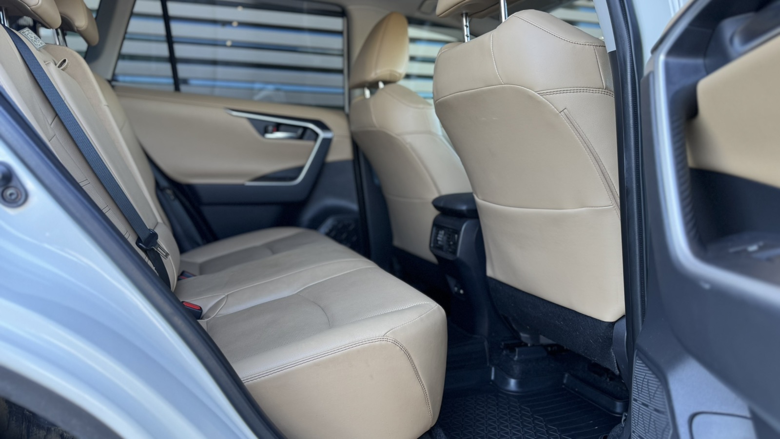 Toyota RAV4 2021 року, Універсал, Тойота Центр Ужгород "Карат Мотор", м.Ужгород | Фото № 7 Toyota RAV4 2021 року з пробігом 49599 км, Універсал, Тойота Центр Ужгород "Карат Мотор", м.Ужгород - 1417500 ГРН | Фото № 7