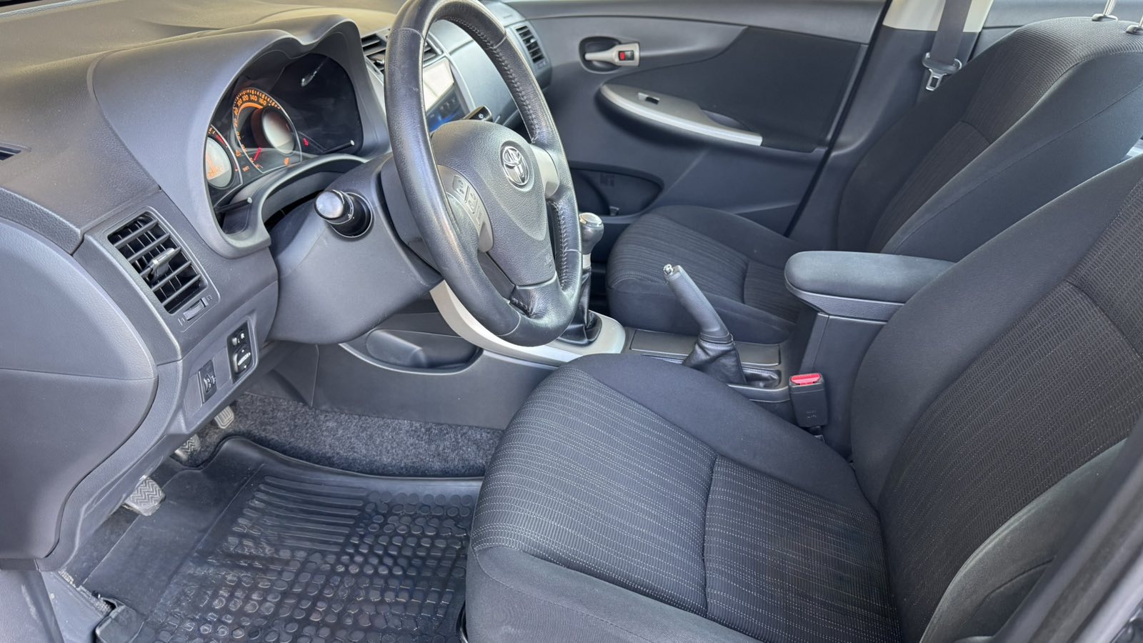 Toyota COROLLA 2008 року, Седан, Тойота Центр Київ "Автосаміт Укравто", м.Київ | Фото № 12 Toyota COROLLA 2008 року з пробігом 242753 км, Седан, Тойота Центр Київ "Автосаміт Укравто", м.Київ - 325000 ГРН | Фото № 12