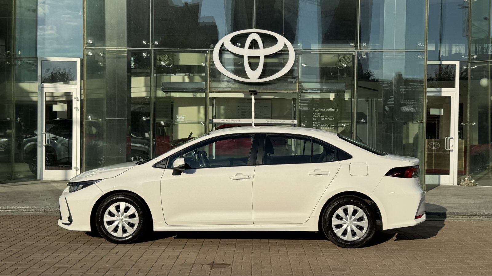 Toyota COROLLA 2019 року, Седан, Тойота Центр Київ "Автосаміт Укравто", м.Київ | Фото № 3 Toyota COROLLA 2019 року з пробігом 112948 км, Седан, Тойота Центр Київ "Автосаміт Укравто", м.Київ - 843000 ГРН | Фото № 3