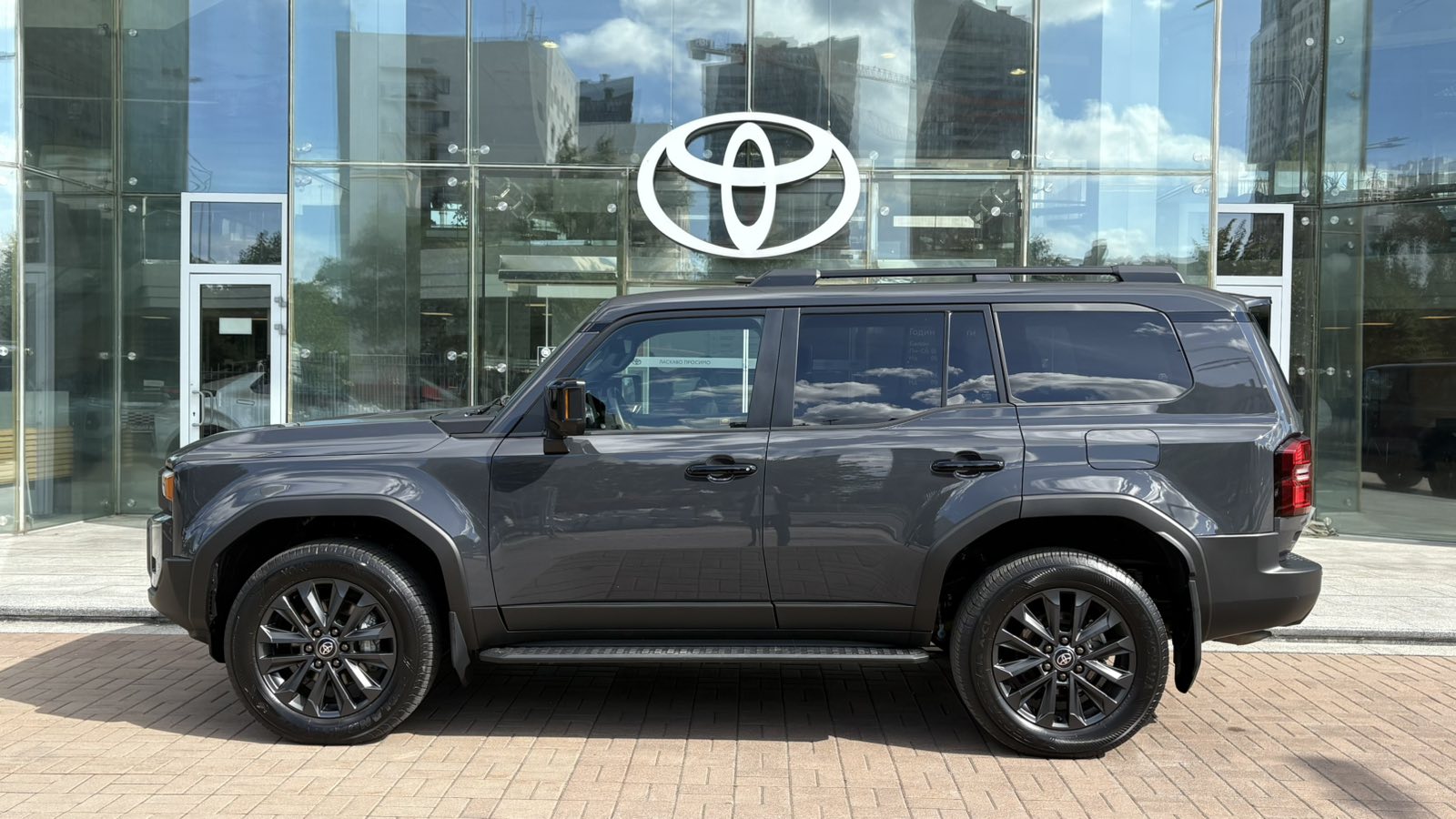 Toyota LAND CRUISER PRADO 2024 року, Універсал, Тойота Центр Київ "Автосаміт Укравто", м.Київ | Фото № 3 Toyota LAND CRUISER PRADO 2024 року з пробігом 8600 км, Універсал, Тойота Центр Київ "Автосаміт Укравто", м.Київ - 3295000 ГРН | Фото № 3