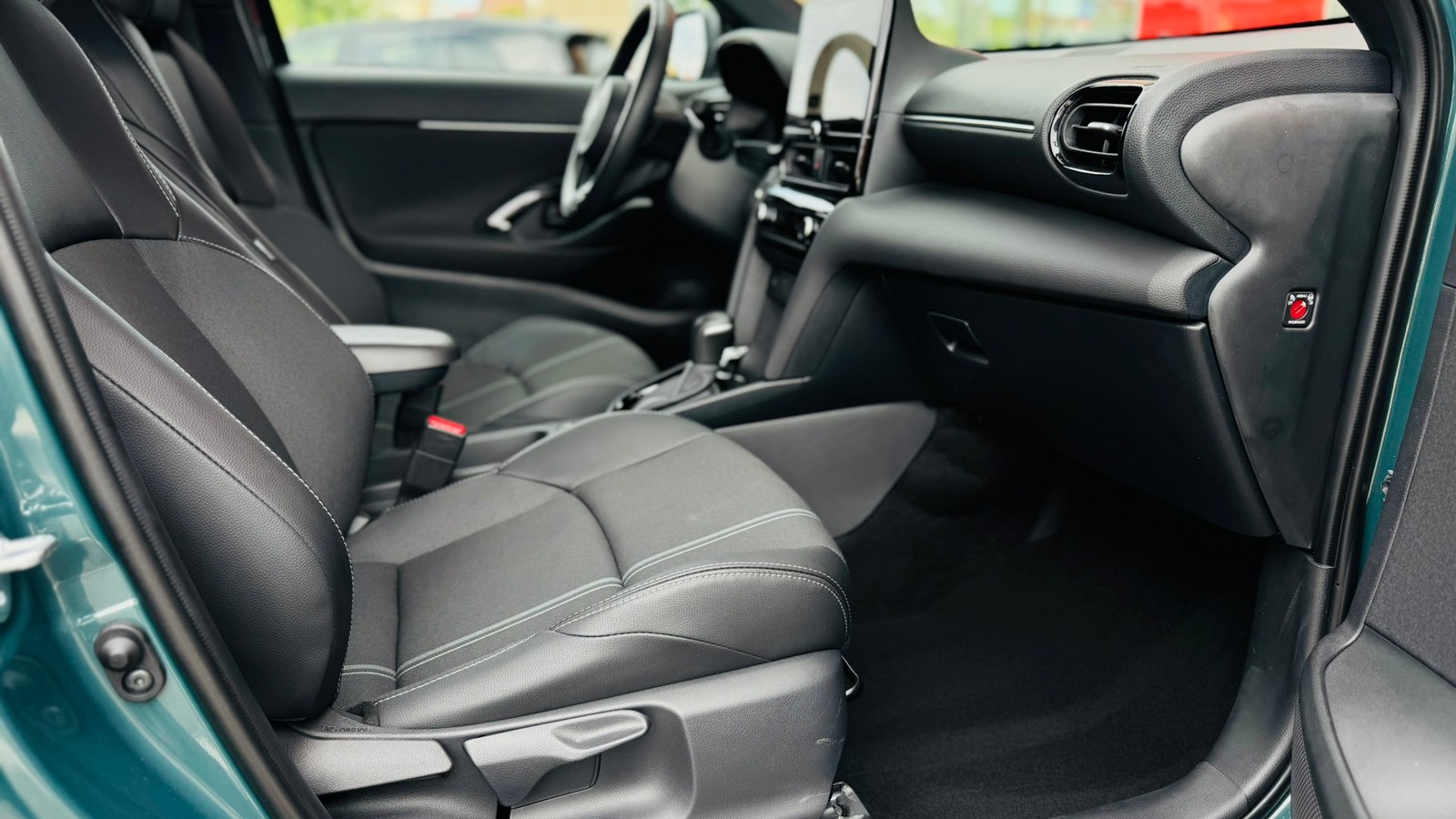 Toyota YARIS CROSS 2025 року, Хетчбек, Тойота Центр Тернопіль "Кристал Моторс", м.Тернопіль | Фото № 6 Toyota YARIS CROSS 2025 року з пробігом 1638 км, Хетчбек, Тойота Центр Тернопіль "Кристал Моторс", м.Тернопіль - 1520000 ГРН | Фото № 6