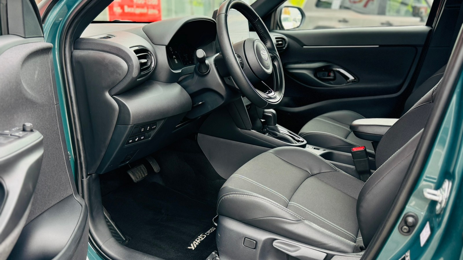 Toyota YARIS CROSS 2025 року, Хетчбек, Тойота Центр Тернопіль "Кристал Моторс", м.Тернопіль | Фото № 12 Toyota YARIS CROSS 2025 року з пробігом 1638 км, Хетчбек, Тойота Центр Тернопіль "Кристал Моторс", м.Тернопіль - 1520000 ГРН | Фото № 12