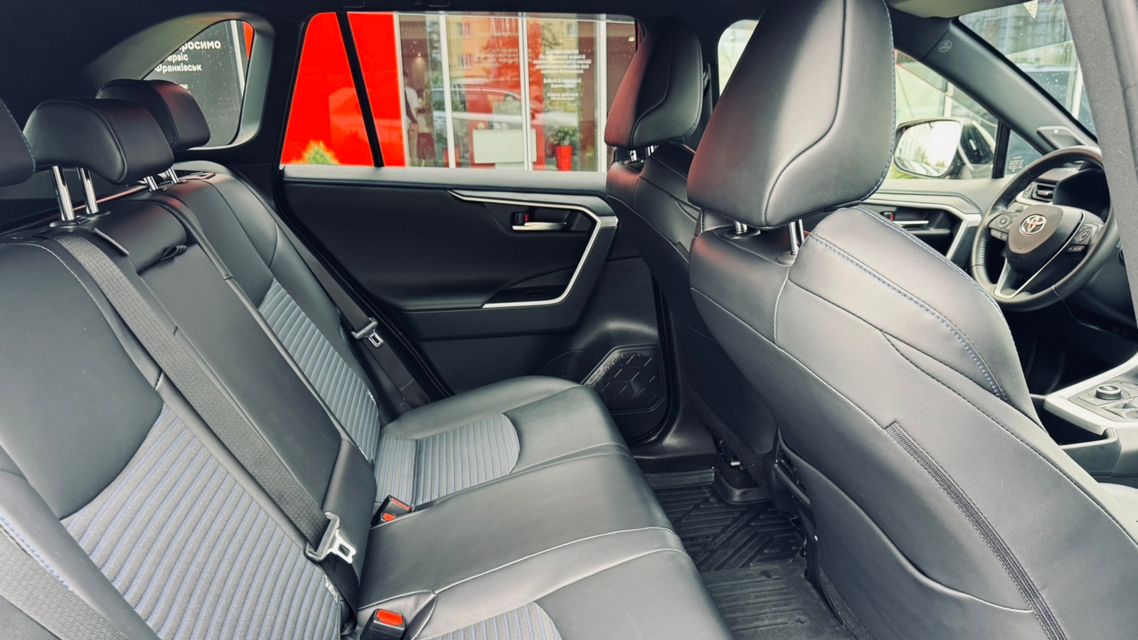 Toyota RAV4 2024 року, Універсал, Тойота Центр Івано-Франківськ "Класик-Авто", м.Івано-Франківськ | Фото № 7 Toyota RAV4 2024 року з пробігом 49455 км, Універсал, Тойота Центр Івано-Франківськ "Класик-Авто", м.Івано-Франківськ - 1998000 ГРН | Фото № 7