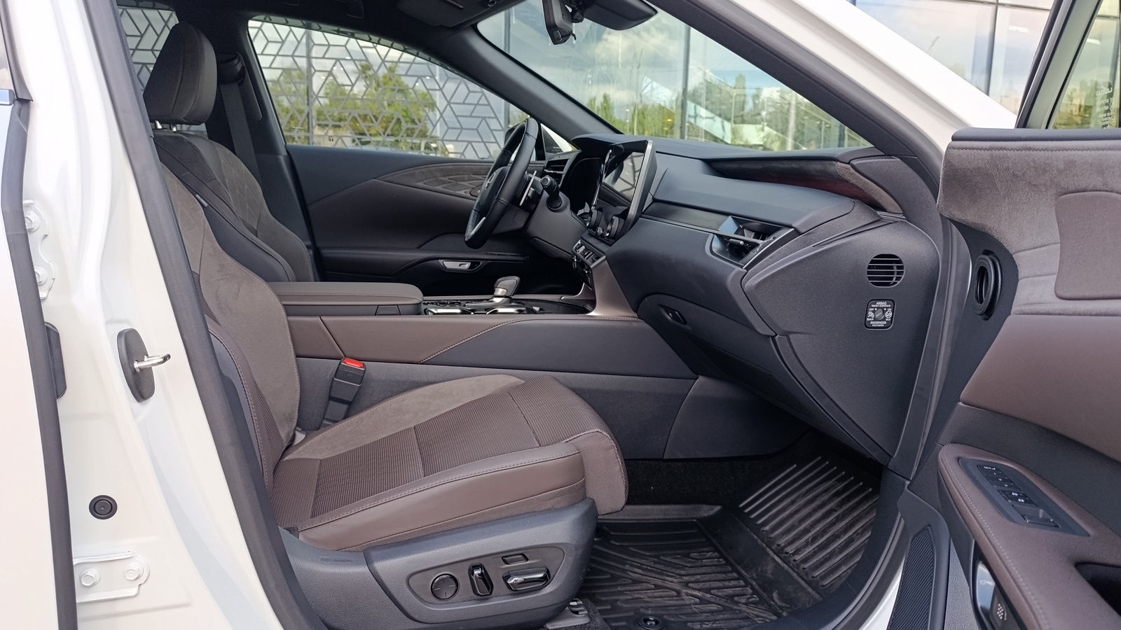 Lexus RX 450h+ 2025 року, Універсал, Лексус Київ Захід, м.Київ | Фото № 6 Lexus RX 450h+ 2025 року з пробігом 3599 км, Універсал, Лексус Київ Захід, м.Київ - 4400000 ГРН | Фото № 6