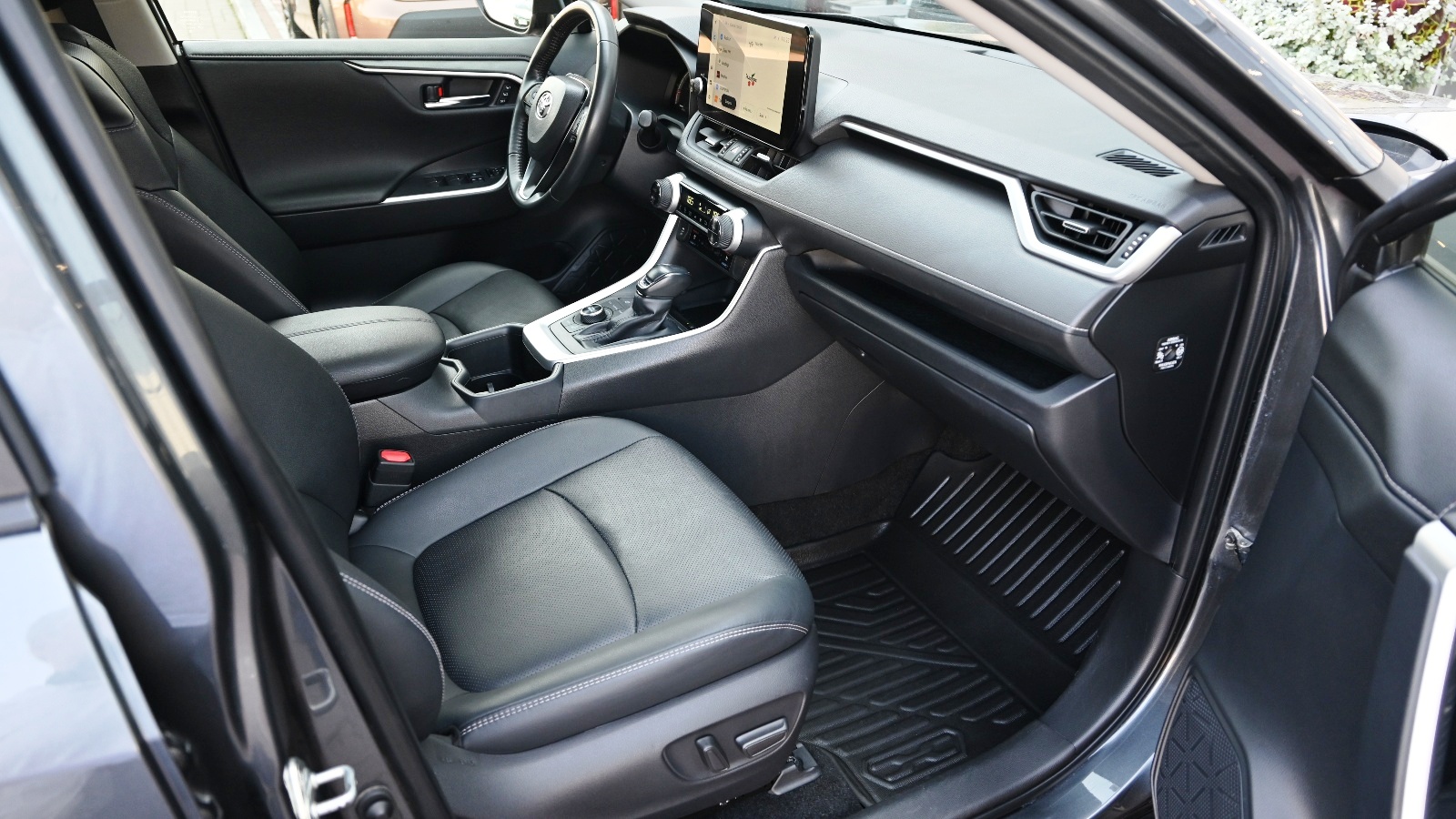 Toyota RAV4 2023 року, Універсал, Тойота Центр Київ "Сіті Плаза", м.Київ | Фото № 6 Toyota RAV4 2023 року з пробігом 73172 км, Універсал, Тойота Центр Київ "Сіті Плаза", м.Київ - 1473759 ГРН | Фото № 6