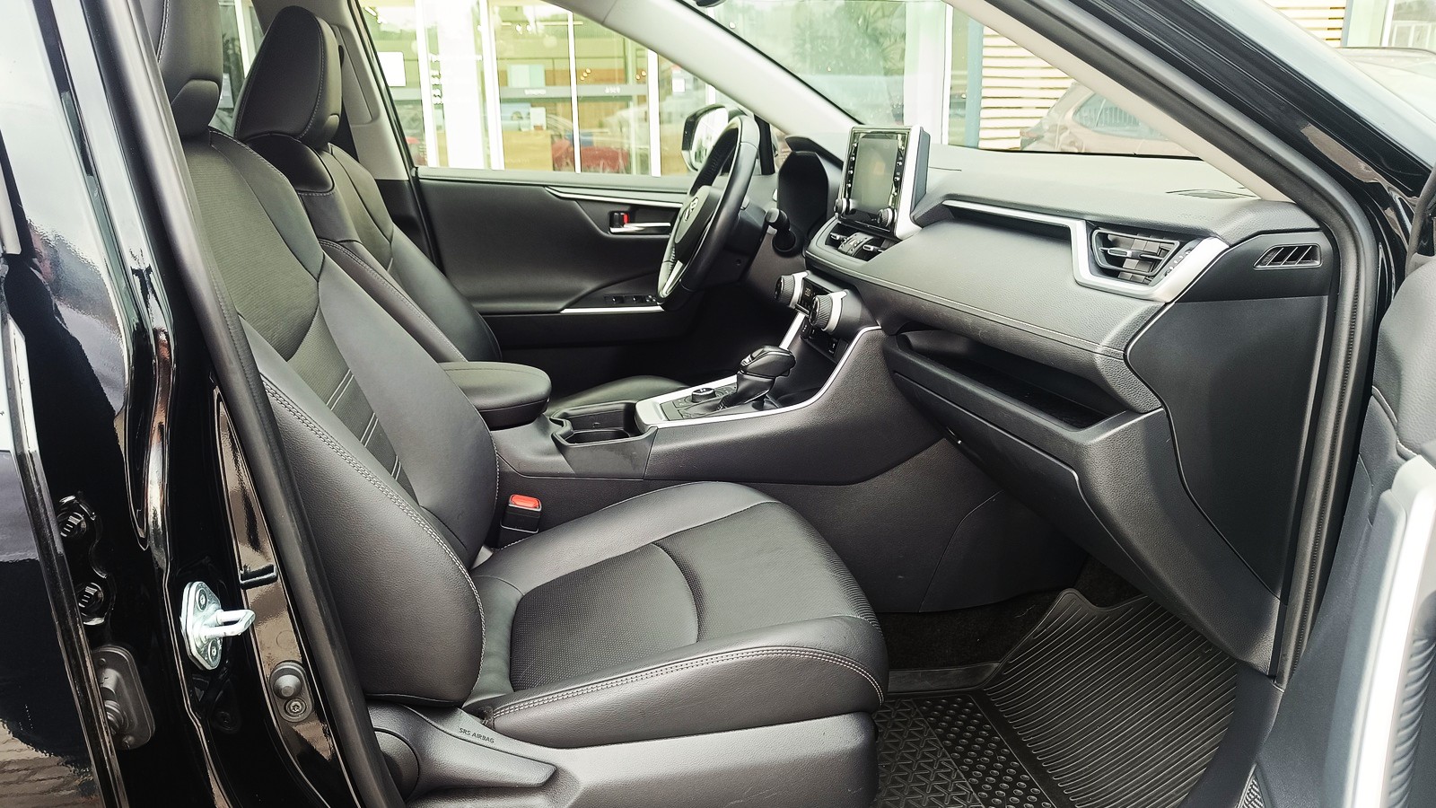 Toyota RAV4 2019 року, Універсал, Тойота Центр Київ "ВіДі Автострада", м.Київ | Фото № 6 Toyota RAV4 2019 року з пробігом 108737 км, Універсал, Тойота Центр Київ "ВіДі Автострада", м.Київ - 1250000 ГРН | Фото № 6