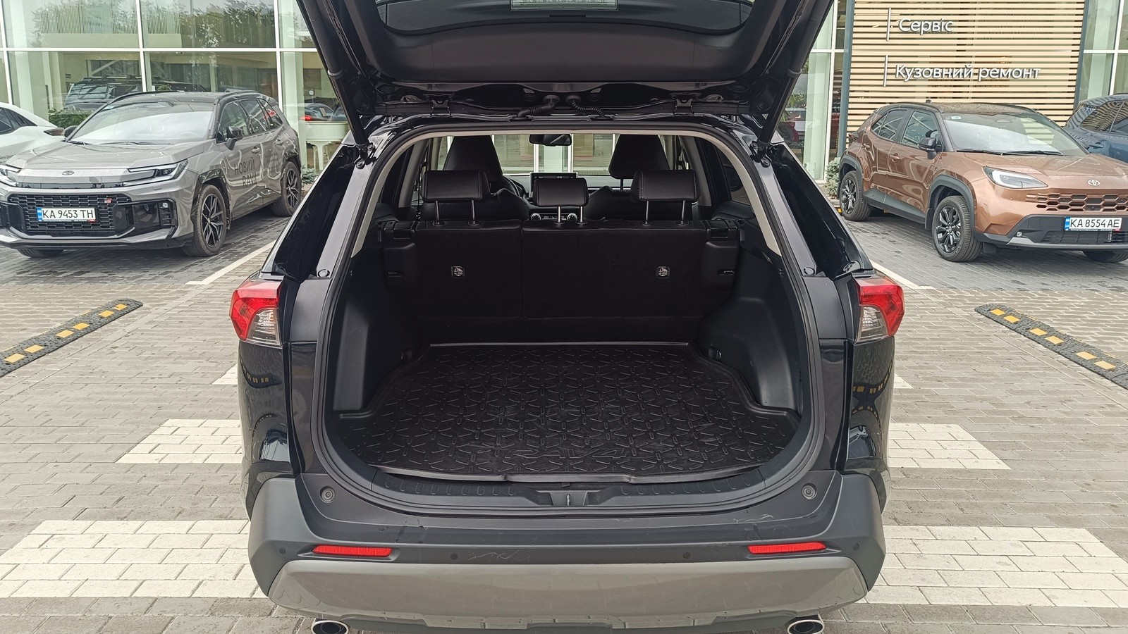 Toyota RAV4 2019 року, Універсал, Тойота Центр Київ "ВіДі Автострада", м.Київ | Фото № 10 Toyota RAV4 2019 року з пробігом 108737 км, Універсал, Тойота Центр Київ "ВіДі Автострада", м.Київ - 1250000 ГРН | Фото № 10