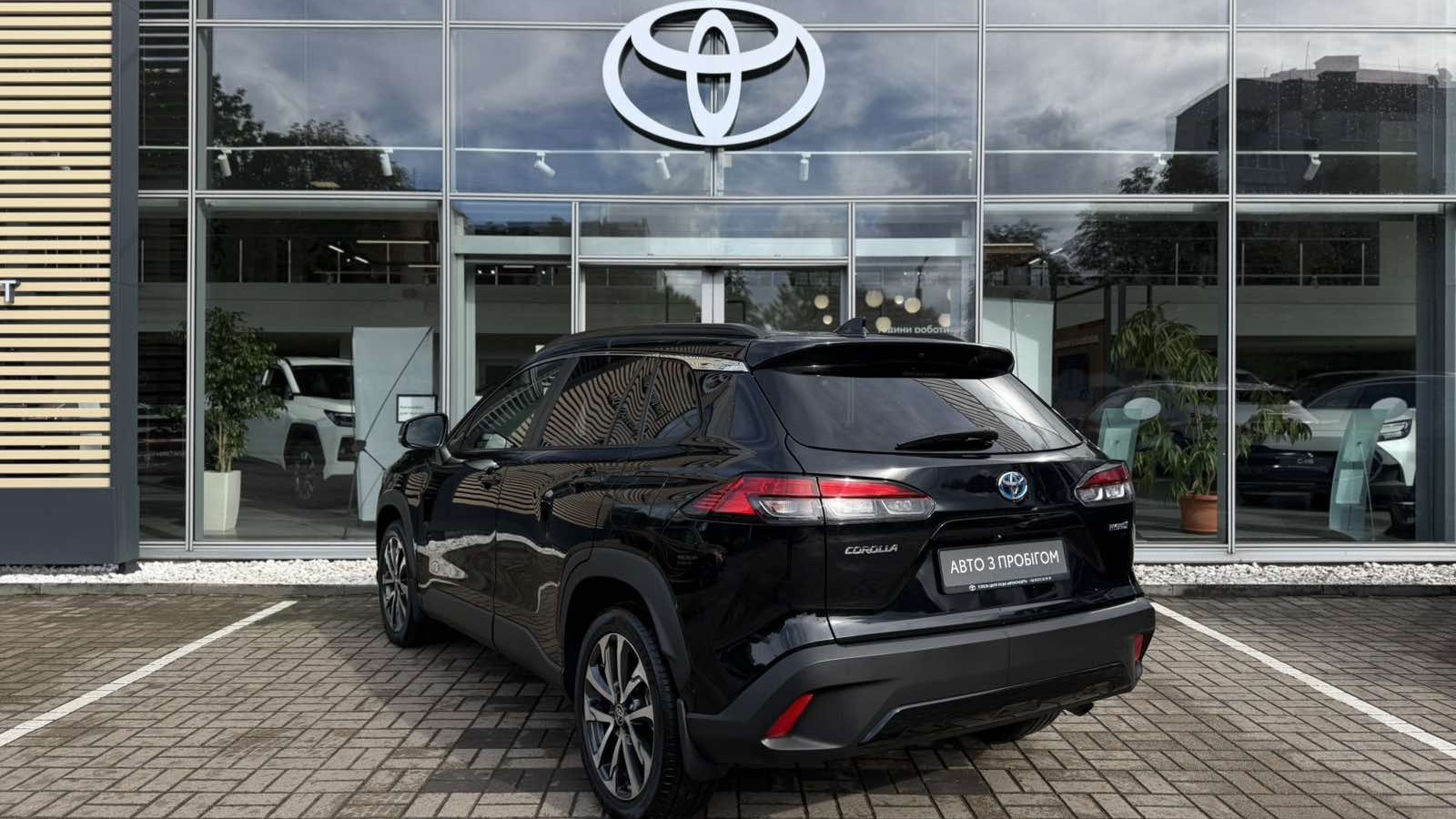 Toyota COROLLA CROSS 2023 року, Універсал, Тойота Центр Луцьк "Автоконцепт", м.Луцьк | Фото № 2 Toyota COROLLA CROSS 2023 року з пробігом 52310 км, Універсал, Тойота Центр Луцьк "Автоконцепт", м.Луцьк - 1400000 ГРН | Фото № 2