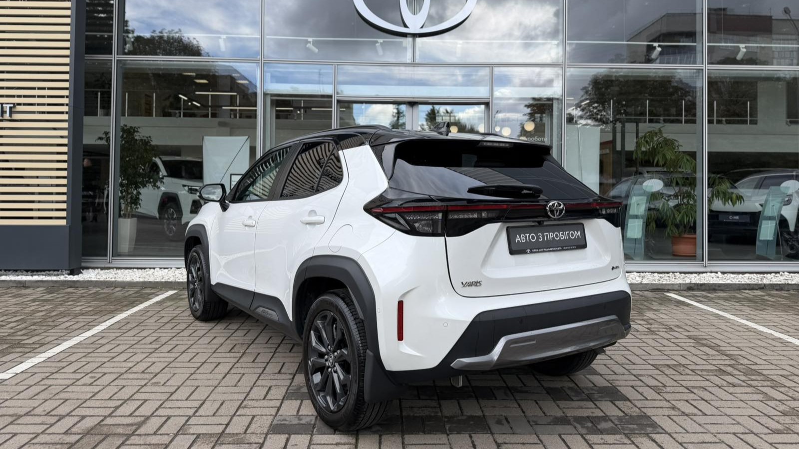 Toyota YARIS CROSS 2024 року, Хетчбек, Тойота Центр Луцьк "Автоконцепт", м.Луцьк | Фото № 2 Toyota YARIS CROSS 2024 року з пробігом 46342 км, Хетчбек, Тойота Центр Луцьк "Автоконцепт", м.Луцьк - 1270000 ГРН | Фото № 2
