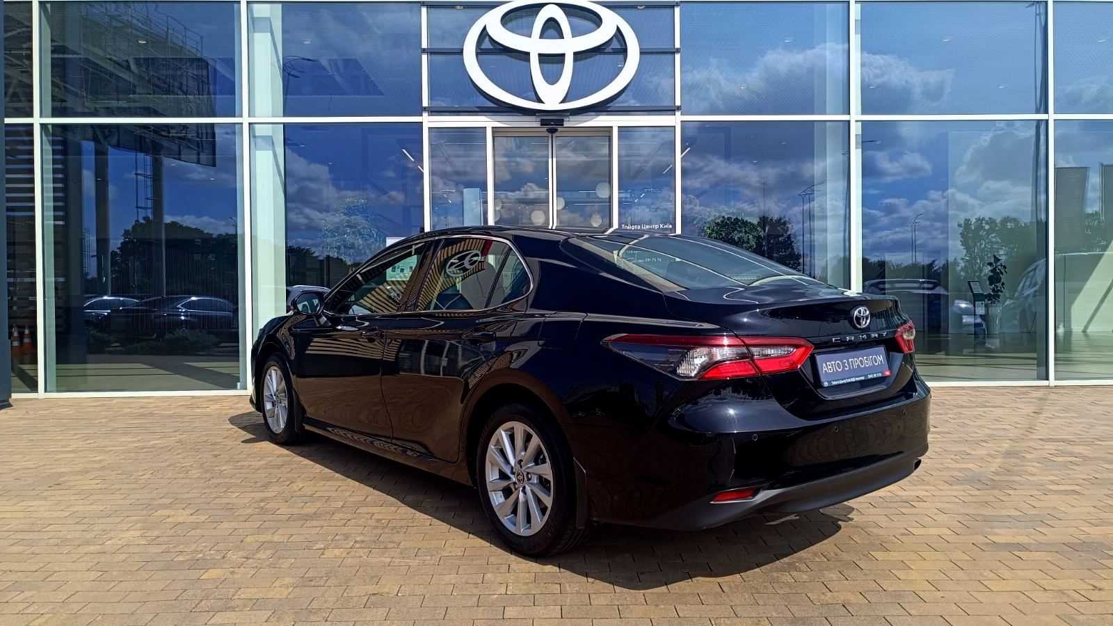 Toyota CAMRY 2021 року, Седан, Тойота Центр Київ "ВІДІ Аеропорт", м.Київ | Фото № 2 Toyota CAMRY 2021 року з пробігом 136928 км, Седан, Тойота Центр Київ "ВІДІ Аеропорт", м.Київ - 1170000 ГРН | Фото № 2