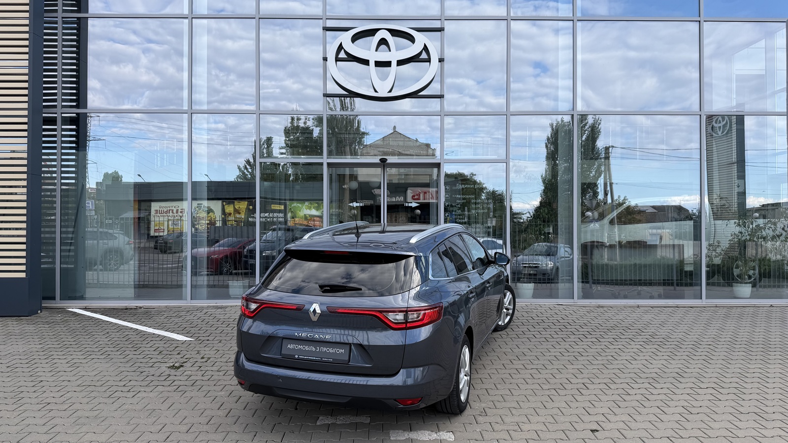 Інші авто RENAULT MEGANE 2016 року, Універсал, Тойота Центр Миколаїв "КиТ-Т", м.Миколаїв | Фото № 15 Інші авто RENAULT MEGANE 2016 року з пробігом 161131 км, Універсал, Тойота Центр Миколаїв "КиТ-Т", м.Миколаїв - 488320 ГРН | Фото № 15