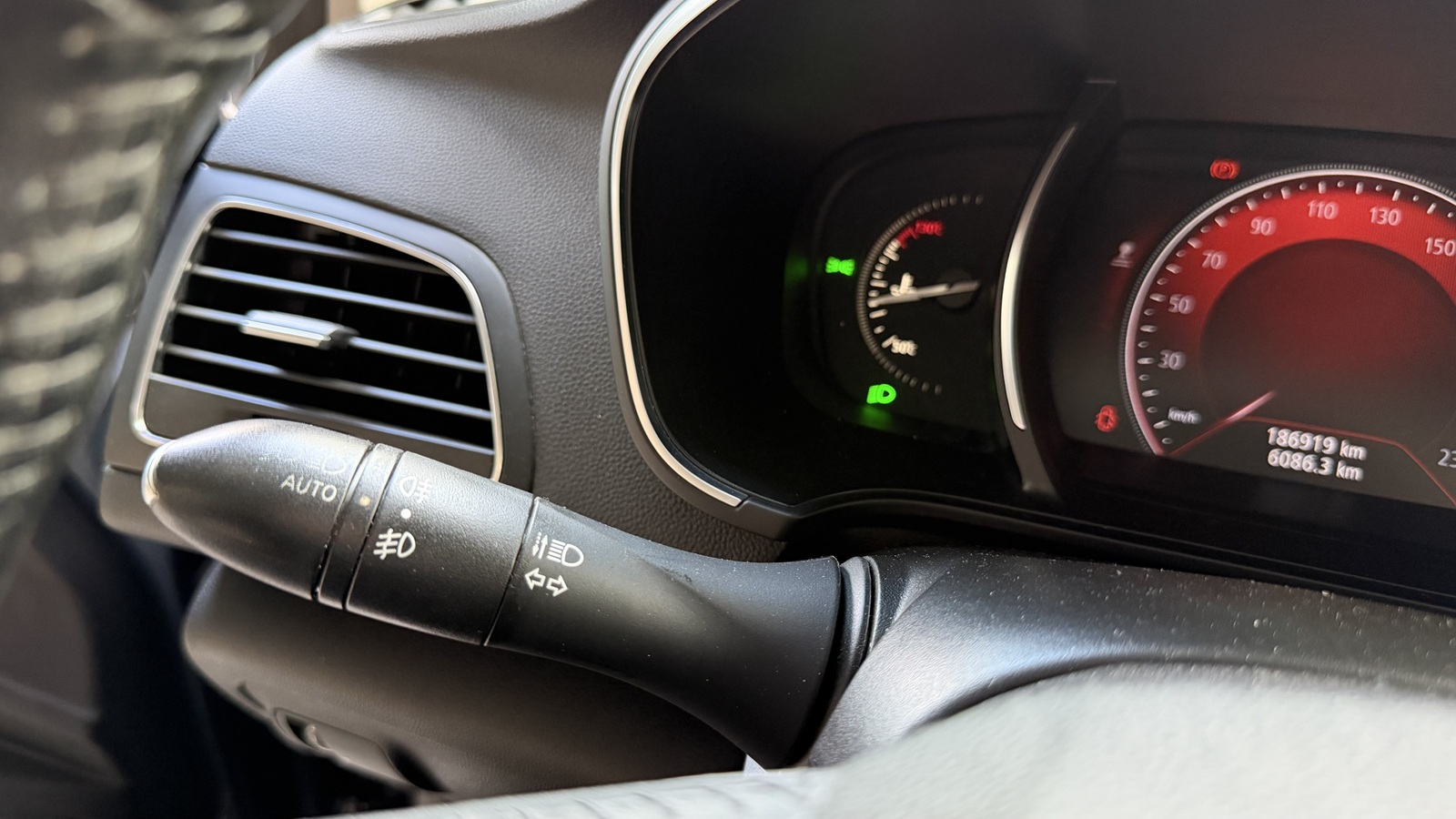Інші авто RENAULT MEGANE 2016 року, Універсал, Тойота Центр Миколаїв "КиТ-Т", м.Миколаїв | Фото № 24 Інші авто RENAULT MEGANE 2016 року з пробігом 161131 км, Універсал, Тойота Центр Миколаїв "КиТ-Т", м.Миколаїв - 488320 ГРН | Фото № 24
