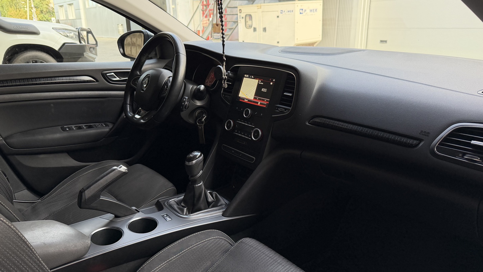 Інші авто RENAULT MEGANE 2016 року, Універсал, Тойота Центр Миколаїв "КиТ-Т", м.Миколаїв | Фото № 26 Інші авто RENAULT MEGANE 2016 року з пробігом 161131 км, Універсал, Тойота Центр Миколаїв "КиТ-Т", м.Миколаїв - 488320 ГРН | Фото № 26