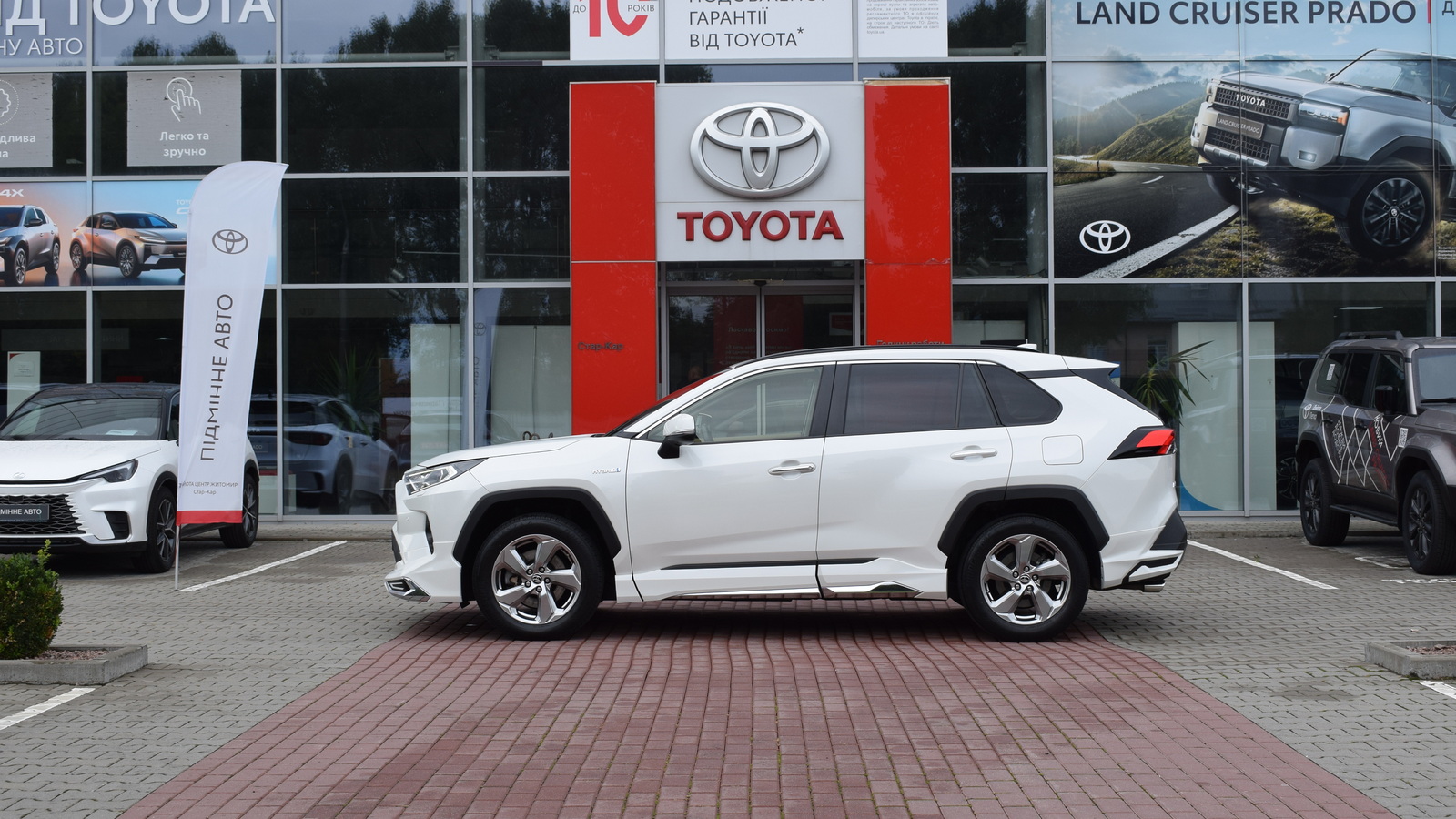 Toyota RAV4 2021 року з пробігом 87980 км, Універсал, Тойота Центр Житомир "Стар - Кар", м.Житомир - 1590400 ГРН | Фото № 3