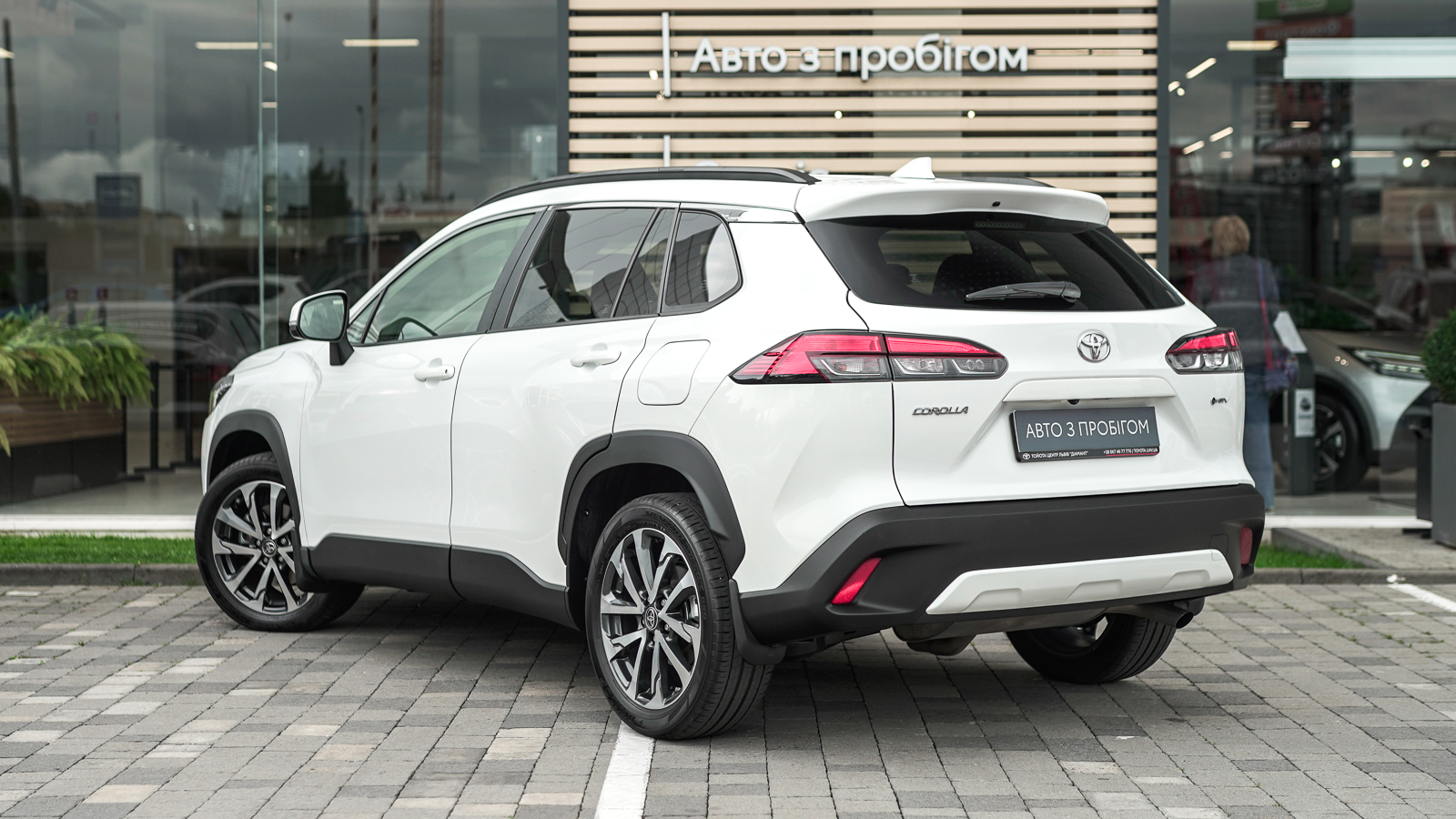 Toyota COROLLA CROSS 2024 року, Універсал, Тойота Центр Львів "Діамант", м.Львів | Фото № 2 Toyota COROLLA CROSS 2024 року з пробігом 15106 км, Універсал, Тойота Центр Львів "Діамант", м.Львів - 1510850 ГРН | Фото № 2