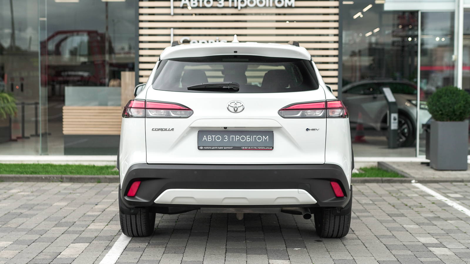 Toyota COROLLA CROSS 2024 року, Універсал, Тойота Центр Львів "Діамант", м.Львів | Фото № 4 Toyota COROLLA CROSS 2024 року з пробігом 15106 км, Універсал, Тойота Центр Львів "Діамант", м.Львів - 1510850 ГРН | Фото № 4
