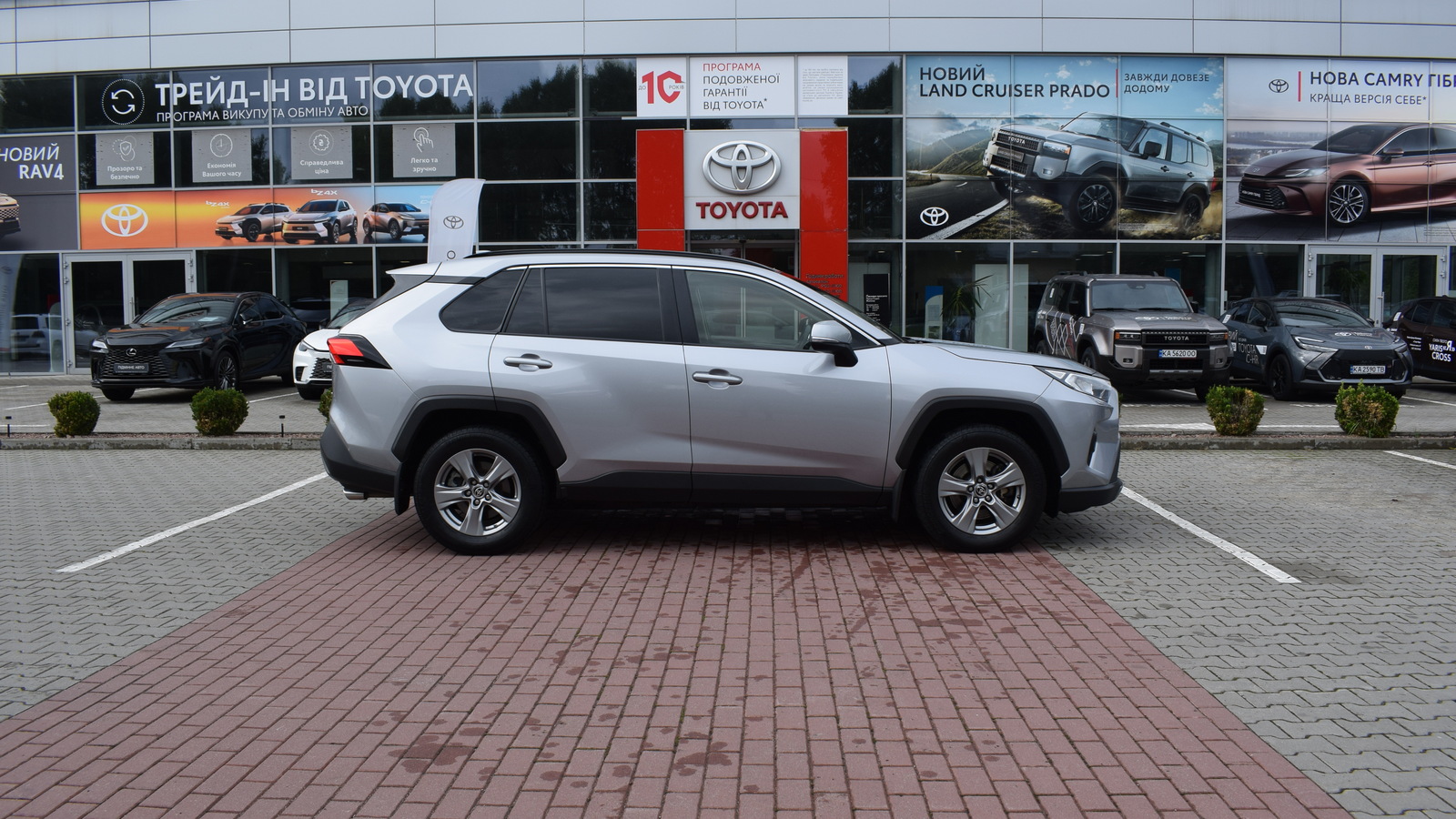 Toyota RAV4 2023 року, Універсал, Тойота Центр Житомир "Стар - Кар", м.Житомир | Фото № 16 Toyota RAV4 2023 року з пробігом 160239 км, Універсал, Тойота Центр Житомир "Стар - Кар", м.Житомир - 1183500 ГРН | Фото № 16