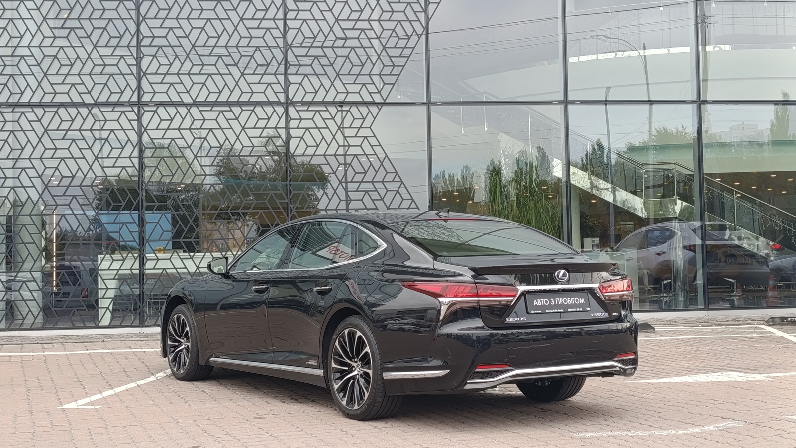 Lexus LS 2017 року, Седан, Лексус Київ Захід, м.Київ | Фото № 2 Lexus LS 2017 року з пробігом 266265 км, Седан, Лексус Київ Захід, м.Київ - 1890000 ГРН | Фото № 2