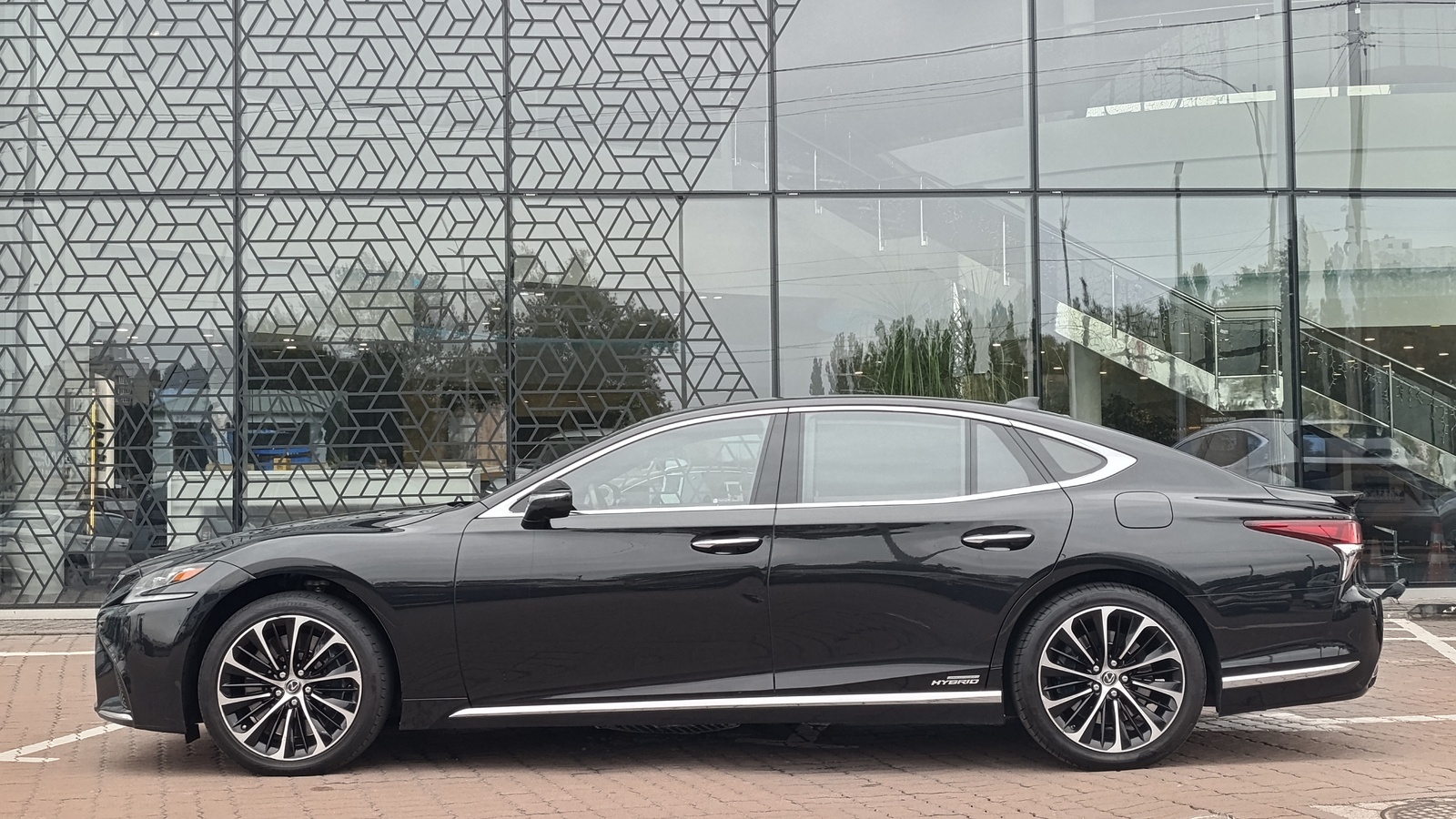 Lexus LS 2017 року, Седан, Лексус Київ Захід, м.Київ | Фото № 3 Lexus LS 2017 року з пробігом 266265 км, Седан, Лексус Київ Захід, м.Київ - 1890000 ГРН | Фото № 3