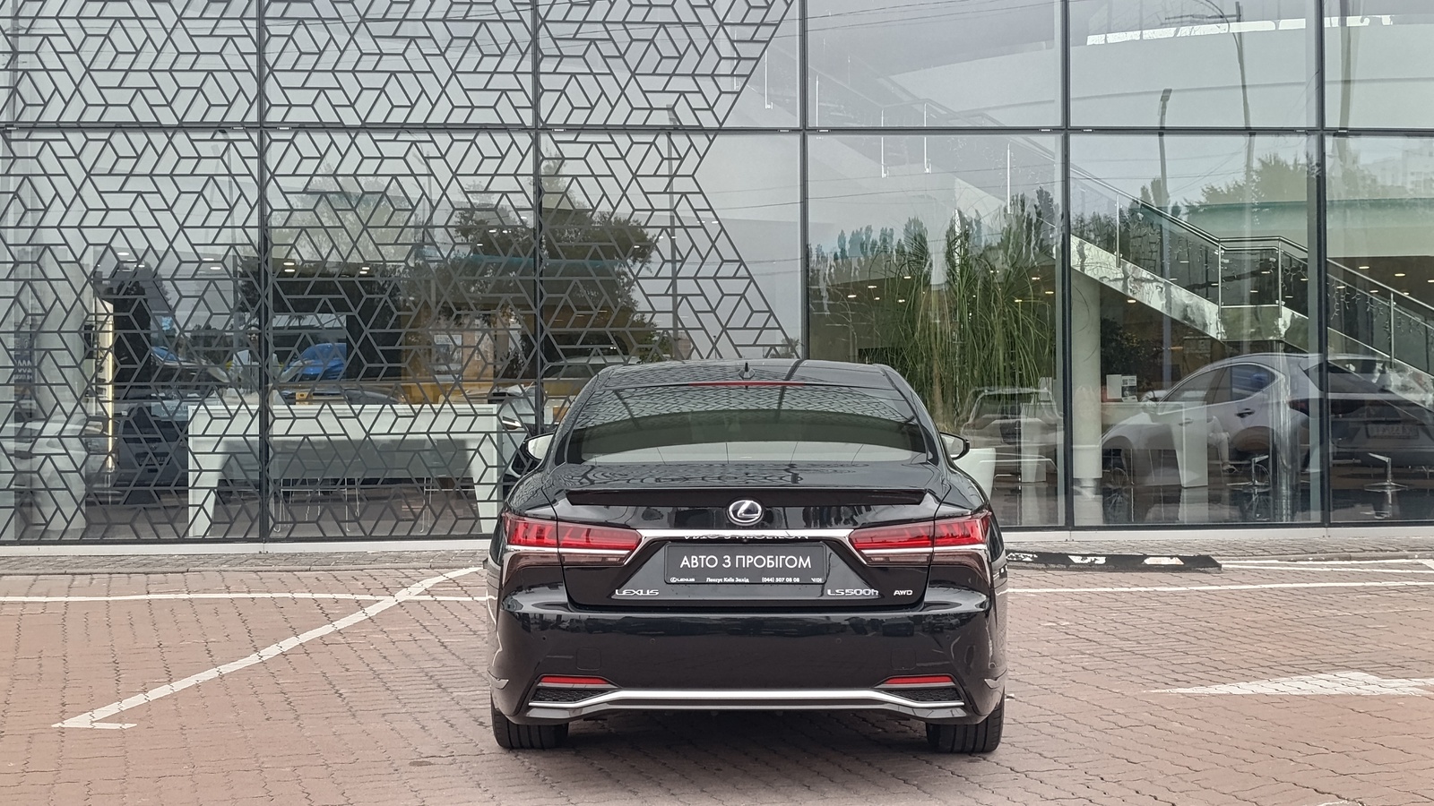 Lexus LS 2017 року, Седан, Лексус Київ Захід, м.Київ | Фото № 4 Lexus LS 2017 року з пробігом 266265 км, Седан, Лексус Київ Захід, м.Київ - 1890000 ГРН | Фото № 4