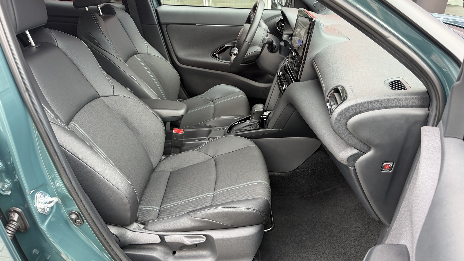 Toyota YARIS CROSS 2025 року, Хетчбек, Тойота Центр Кривий Ріг "Алмаз Сістем", м.Кривий Ріг | Фото № 6 Toyota YARIS CROSS 2025 року з пробігом 683 км, Хетчбек, Тойота Центр Кривий Ріг "Алмаз Сістем", м.Кривий Ріг - 1450000 ГРН | Фото № 6