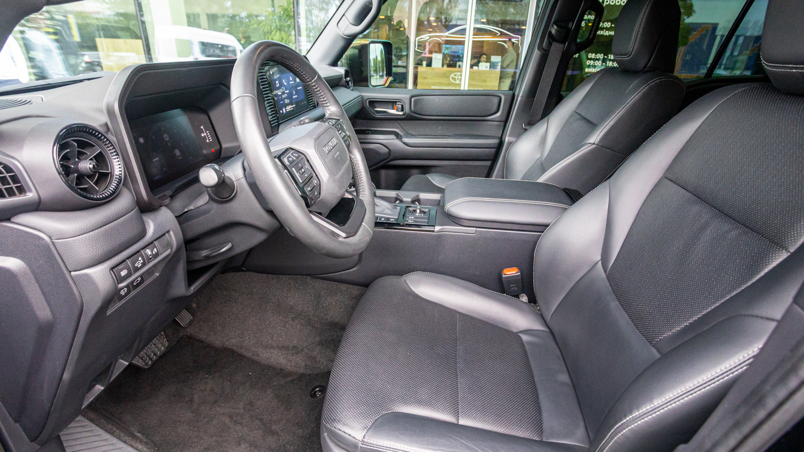 Toyota LAND CRUISER PRADO 2024 року з пробігом 29874 км, Універсал, Тойота Центр Дніпро "Алмаз Мотор" на Запорізькому шосе, м.Дніпро - 2500000 ГРН | Фото № 14